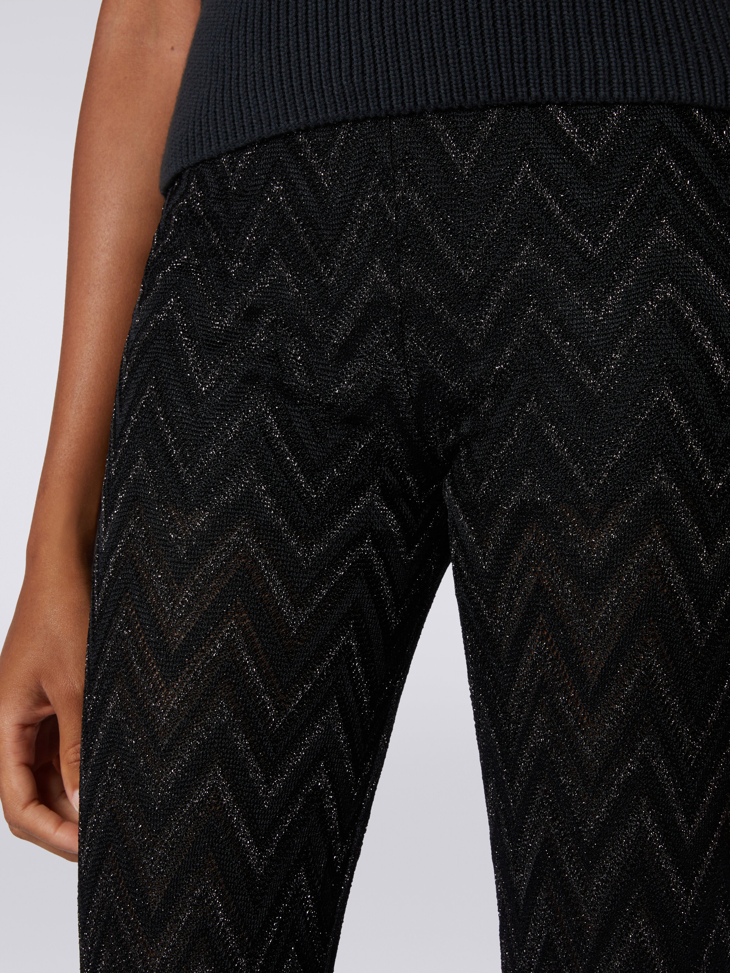 Pantalones de punto de viscosa zigzag con lúrex, Negro    - 4