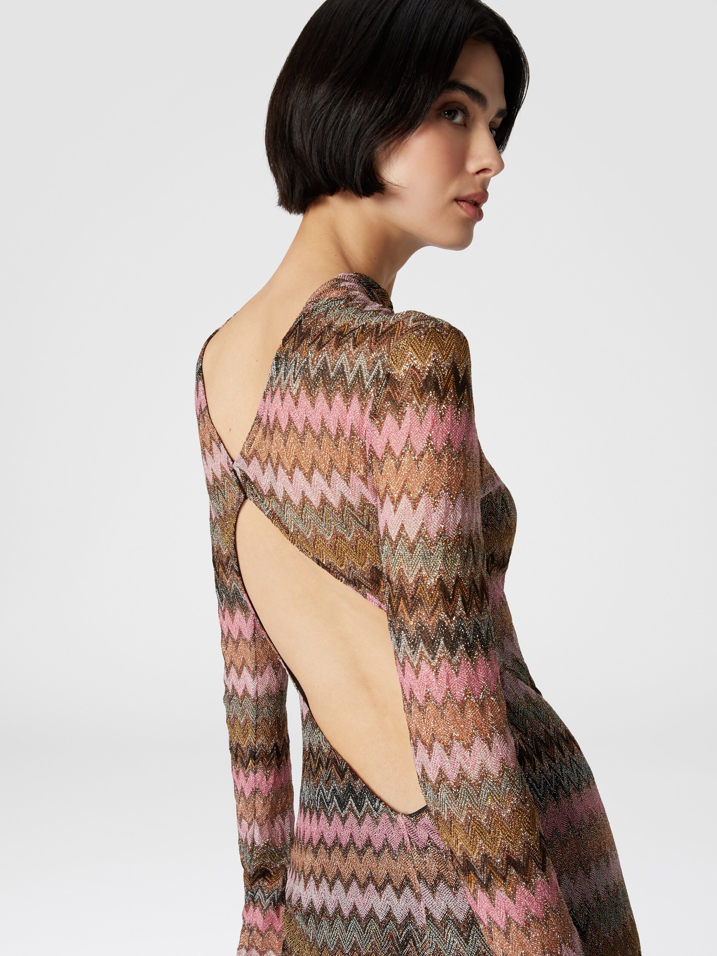 Langes Kleid aus Chevron-Viskose und Lurex mit Cut-out-Detail, Mehrfarbig  - 4