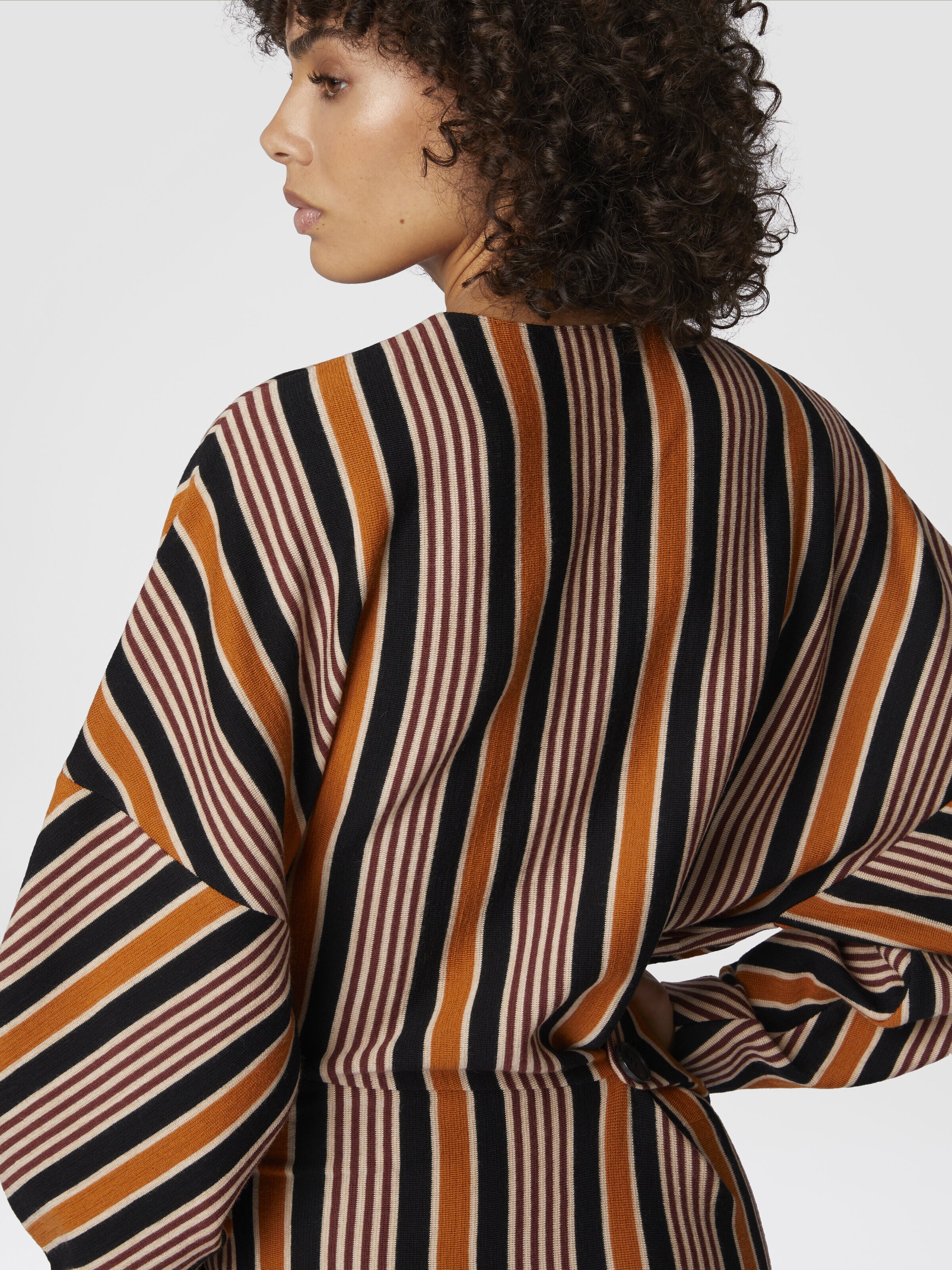 Langgestreiftes Wollkleid mit Kimono-Ärmeln, Mehrfarbig  - 4