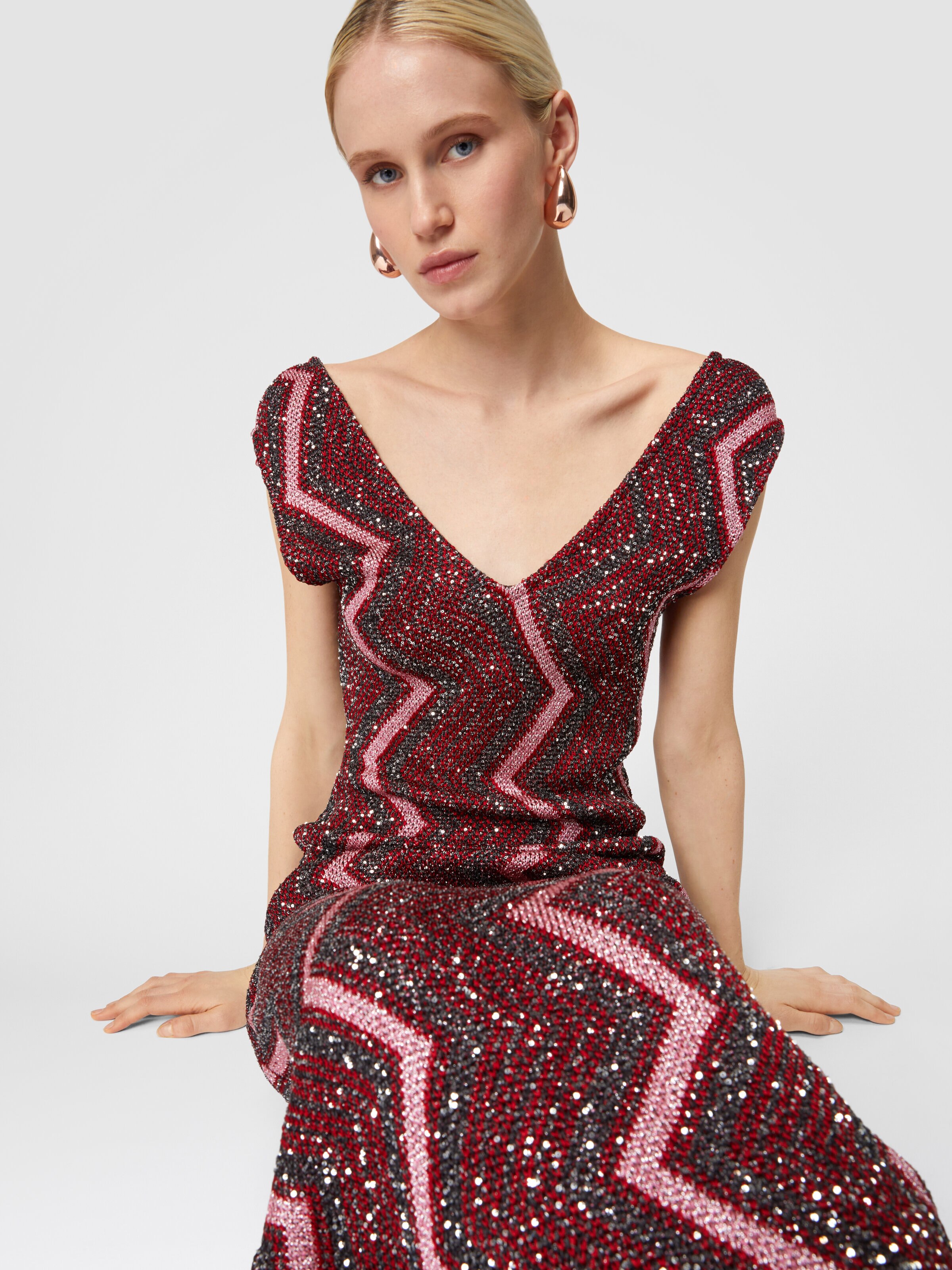 Long zig zag dress with plunging neckline and sequins, Multicoloured  - 4