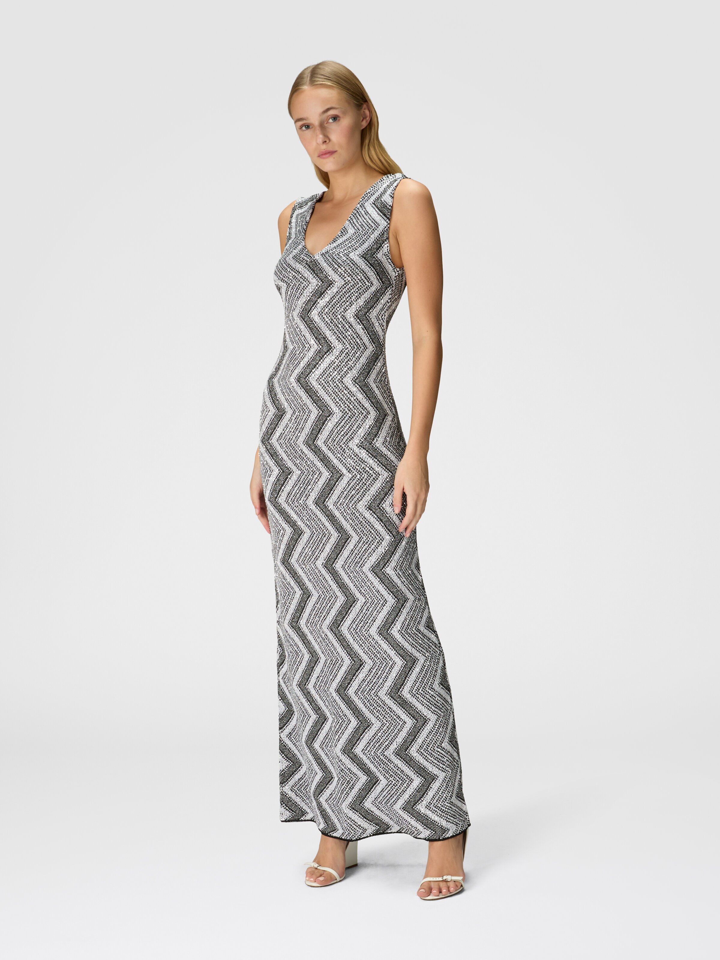 Vestido largo en zig zag con escote pronunciado y lentejuelas, Negro & Plateado - 1