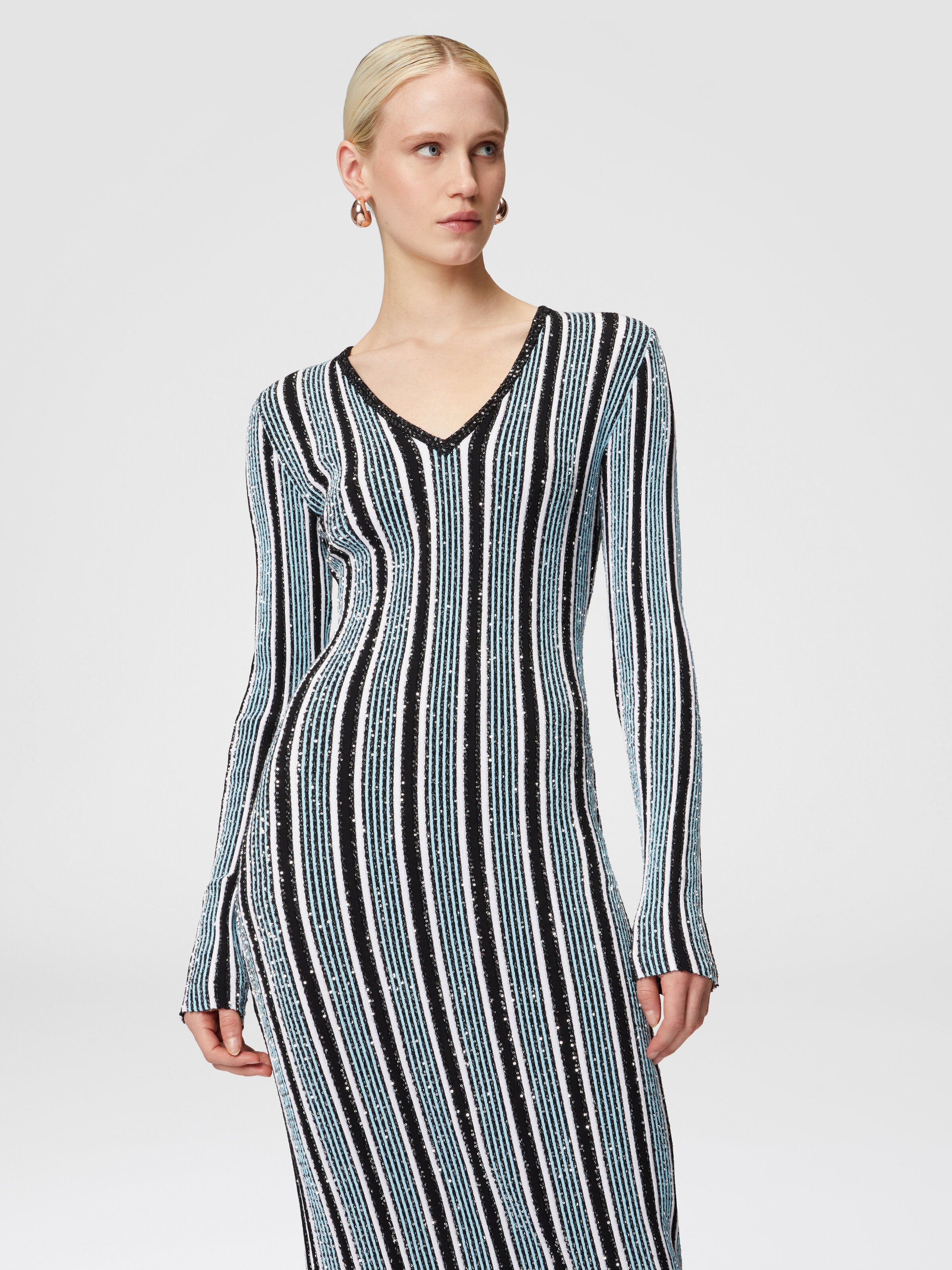 Langes geripptes Rippkleid mit Pailletten, Schwarz & Hellblau - 3