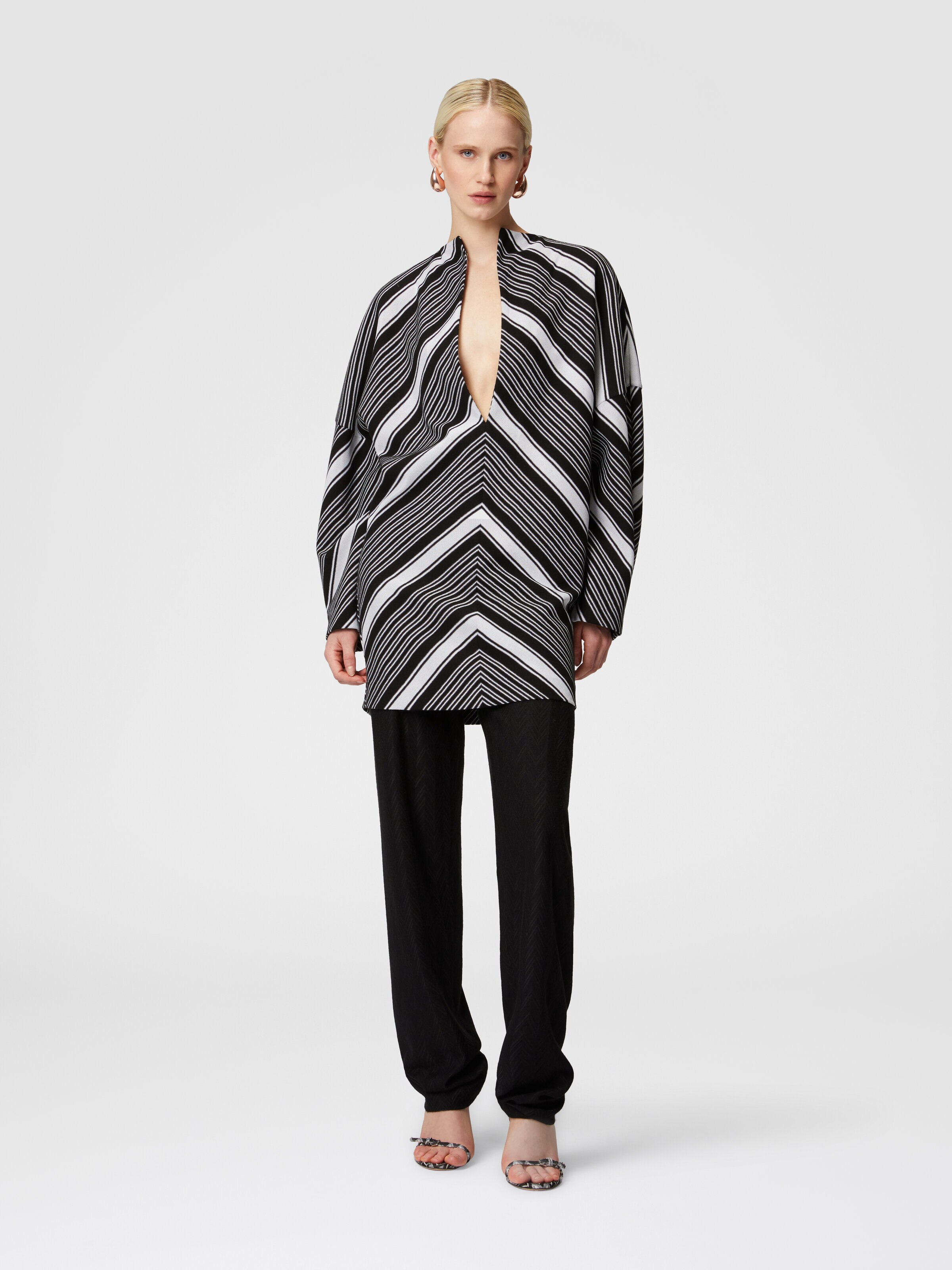 Mini-dress with oversized sleeves and plunging V-neckline, Black & White - 1