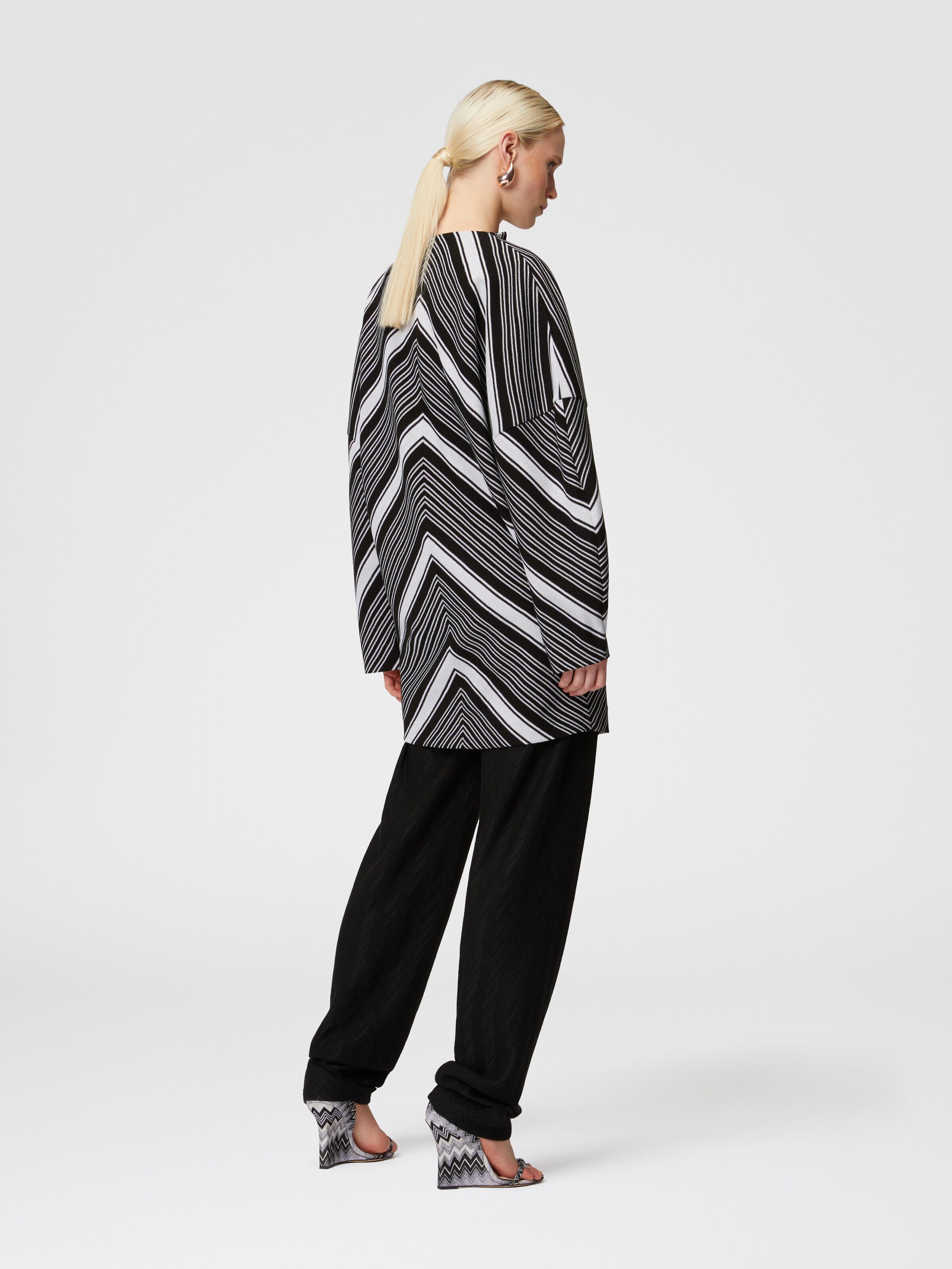 Mini-dress with oversized sleeves and plunging V-neckline, Black & White - 2