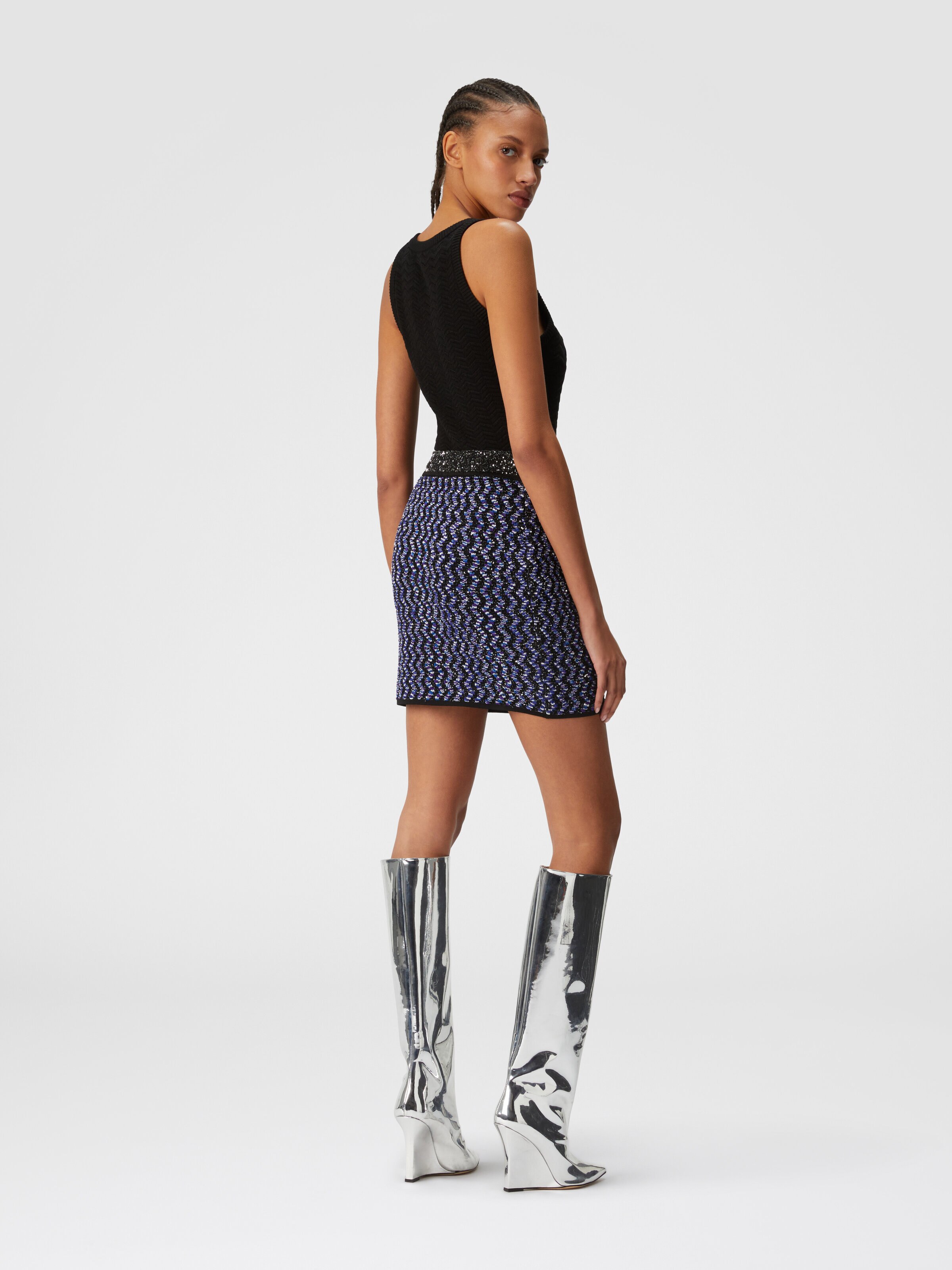 Miniskirt with lamé embossed zigzag