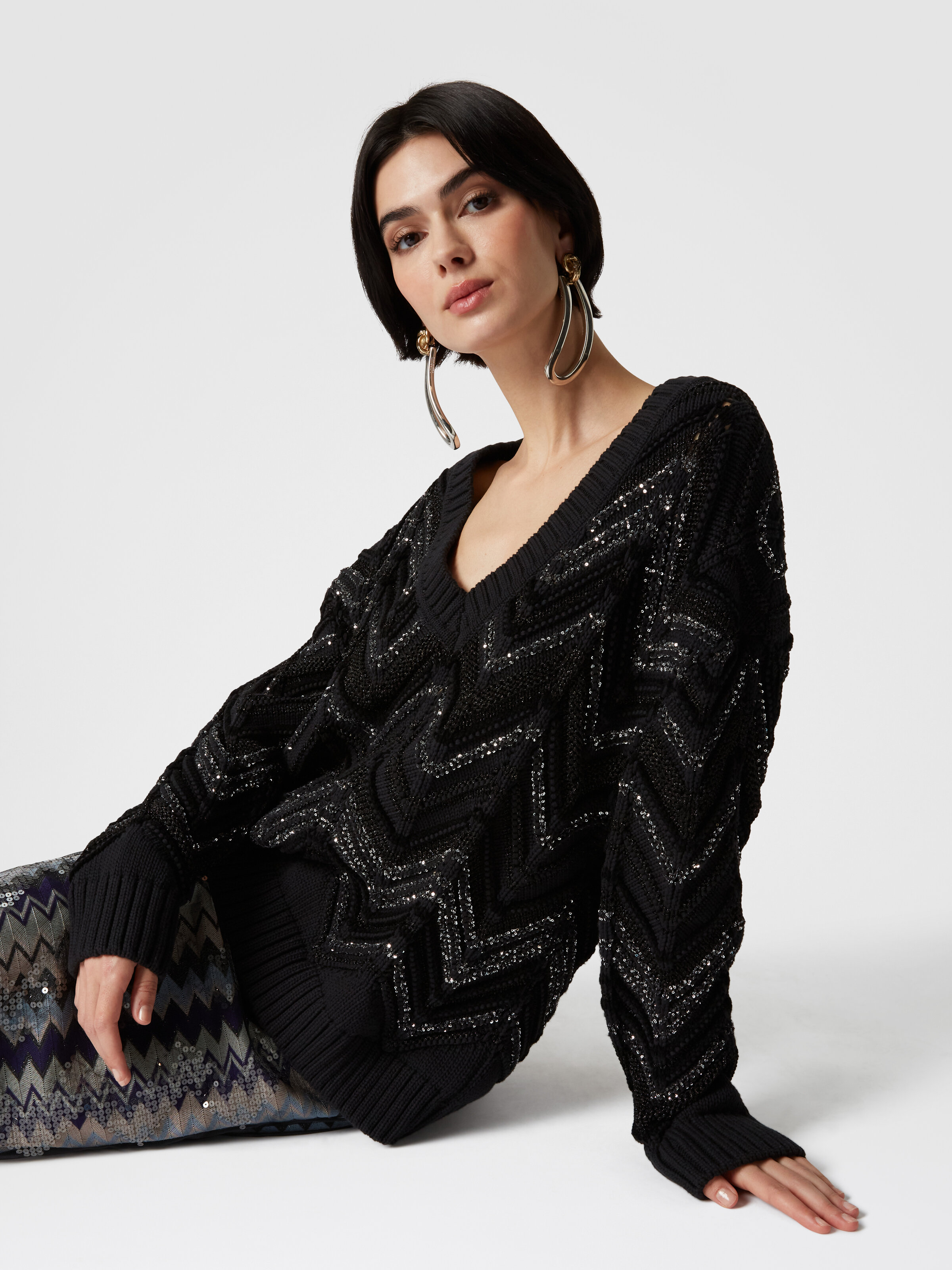 Oversize-Pullover mit Zick-Zack-Muster und Pailletten, Schwarz    - 4