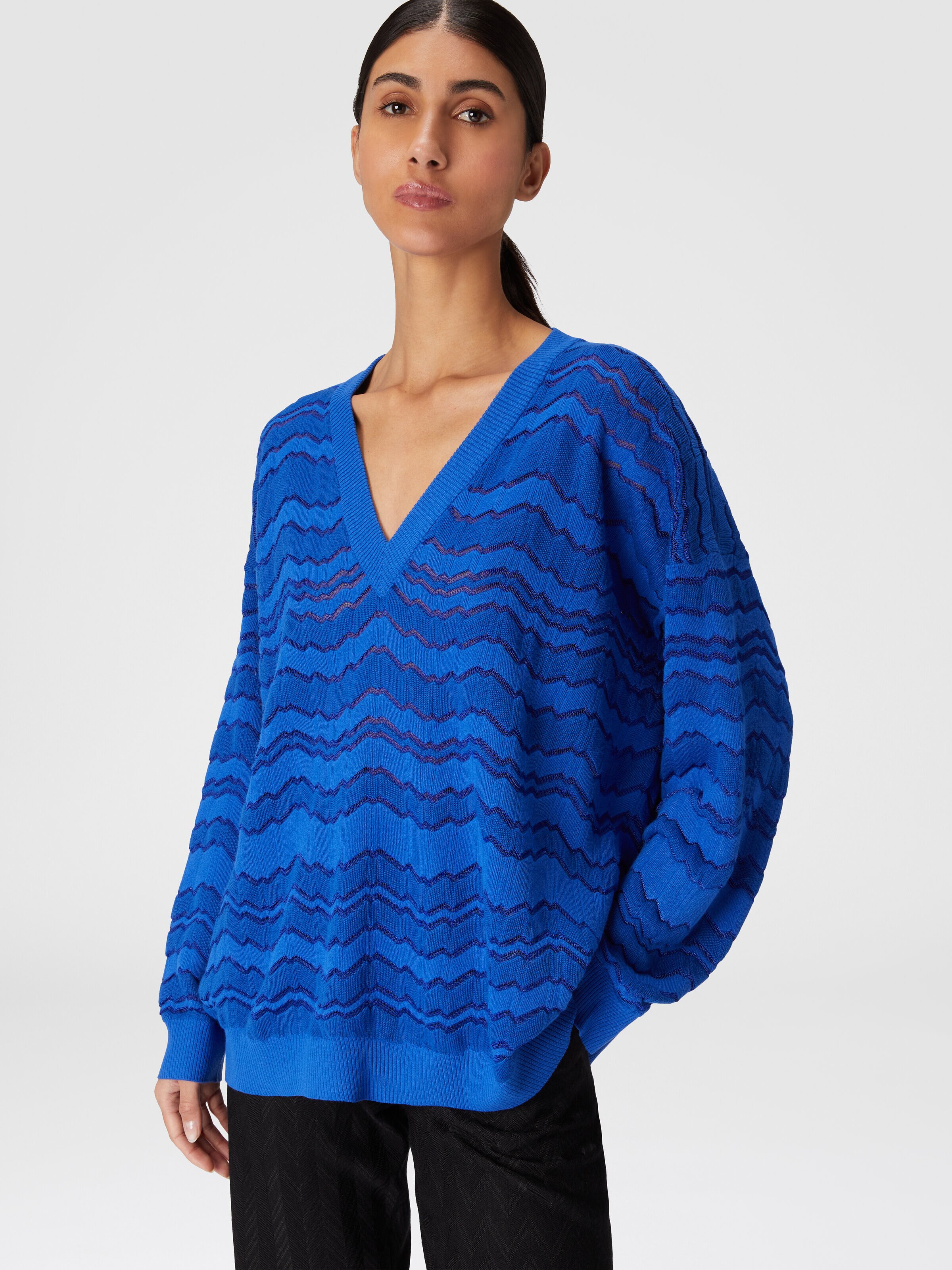 Pullover with V-neckline and tone-on-tone zigzag, Blue - 3