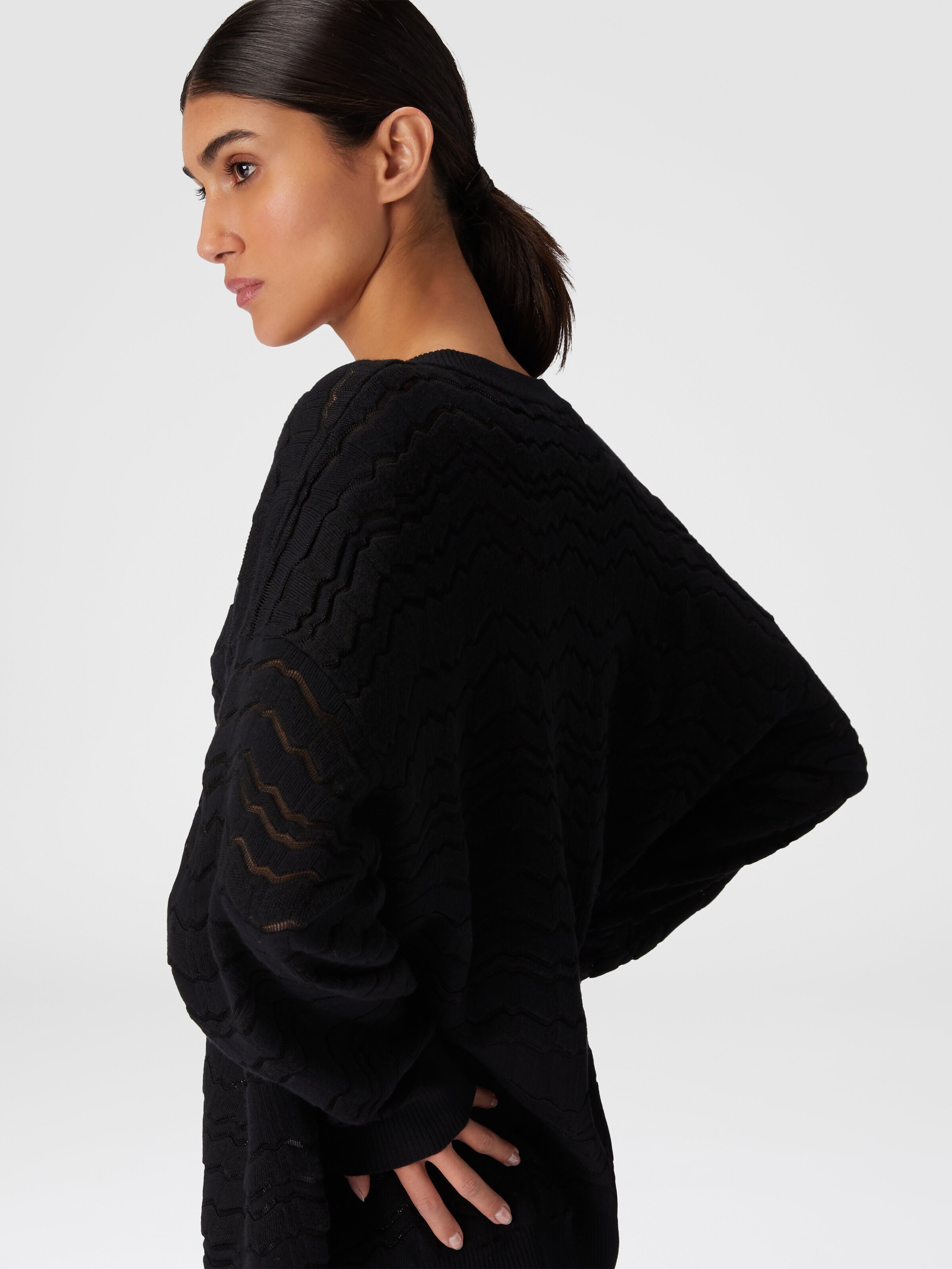 Pullover with V-neckline and tone-on-tone zigzag, Black    - 4