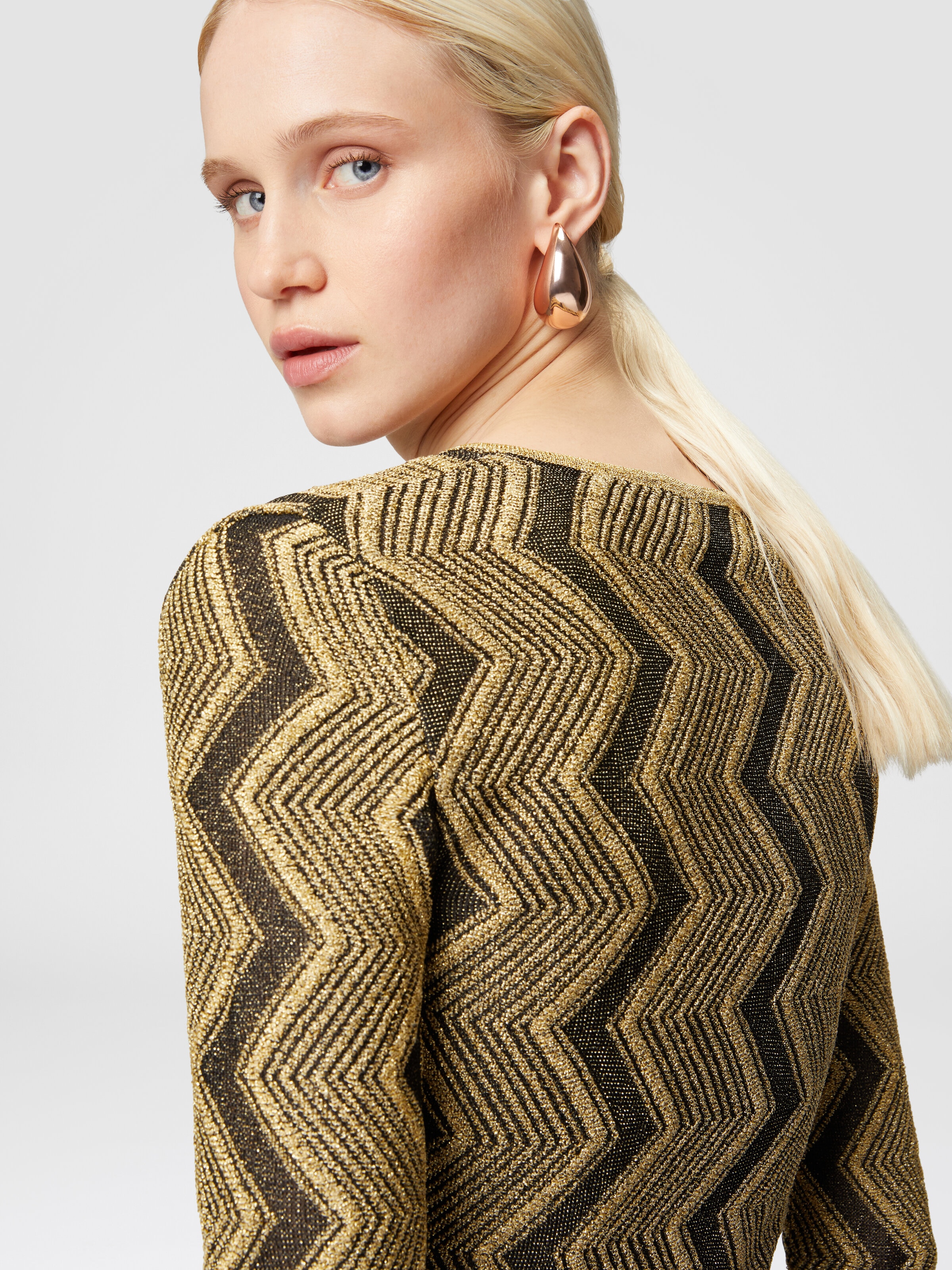 Pull col V en viscose lamée zig zag, Noir & Or - 4