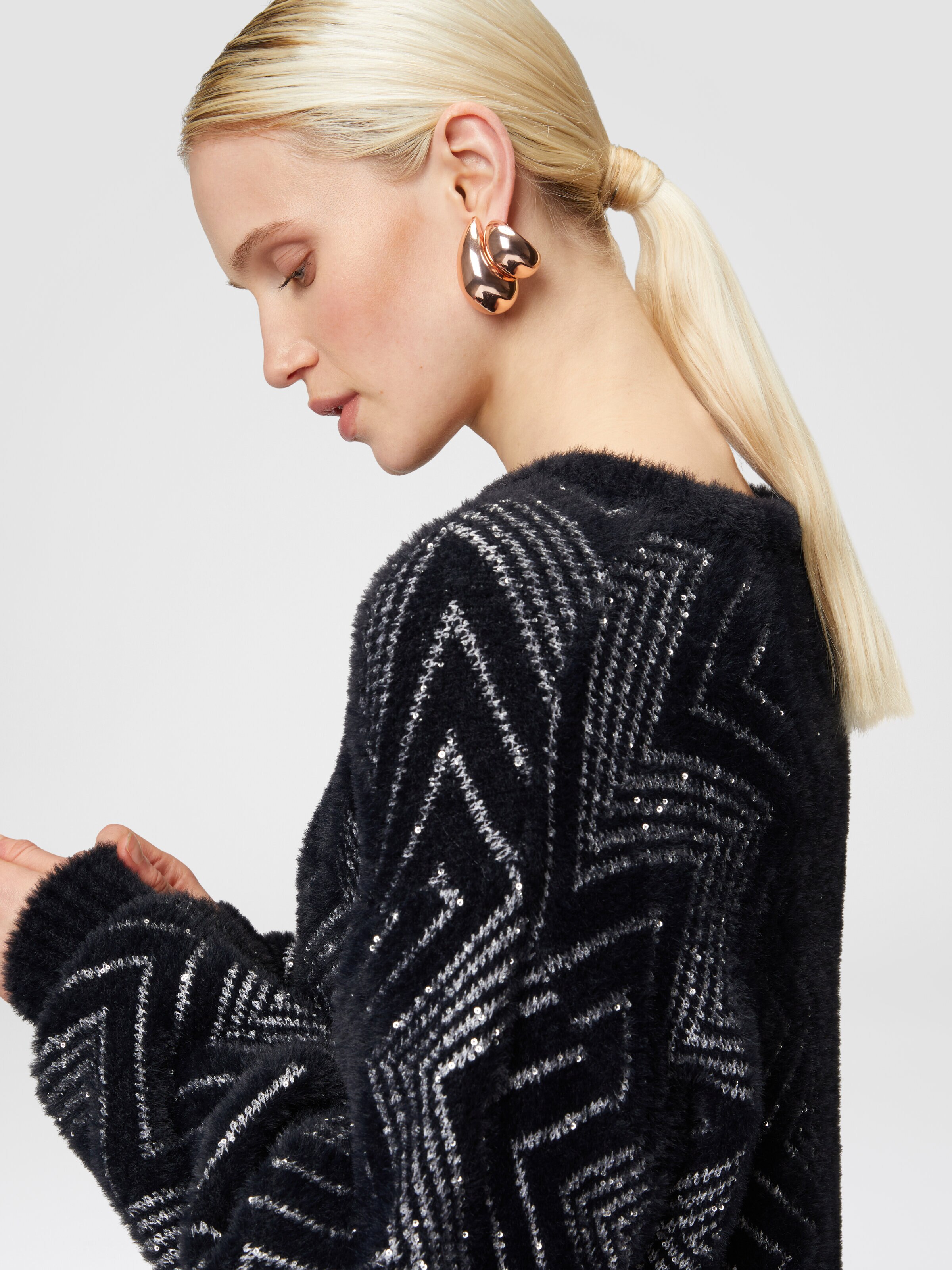 Zigzag crewneck pullover with sequins, Black & Silver - 4
