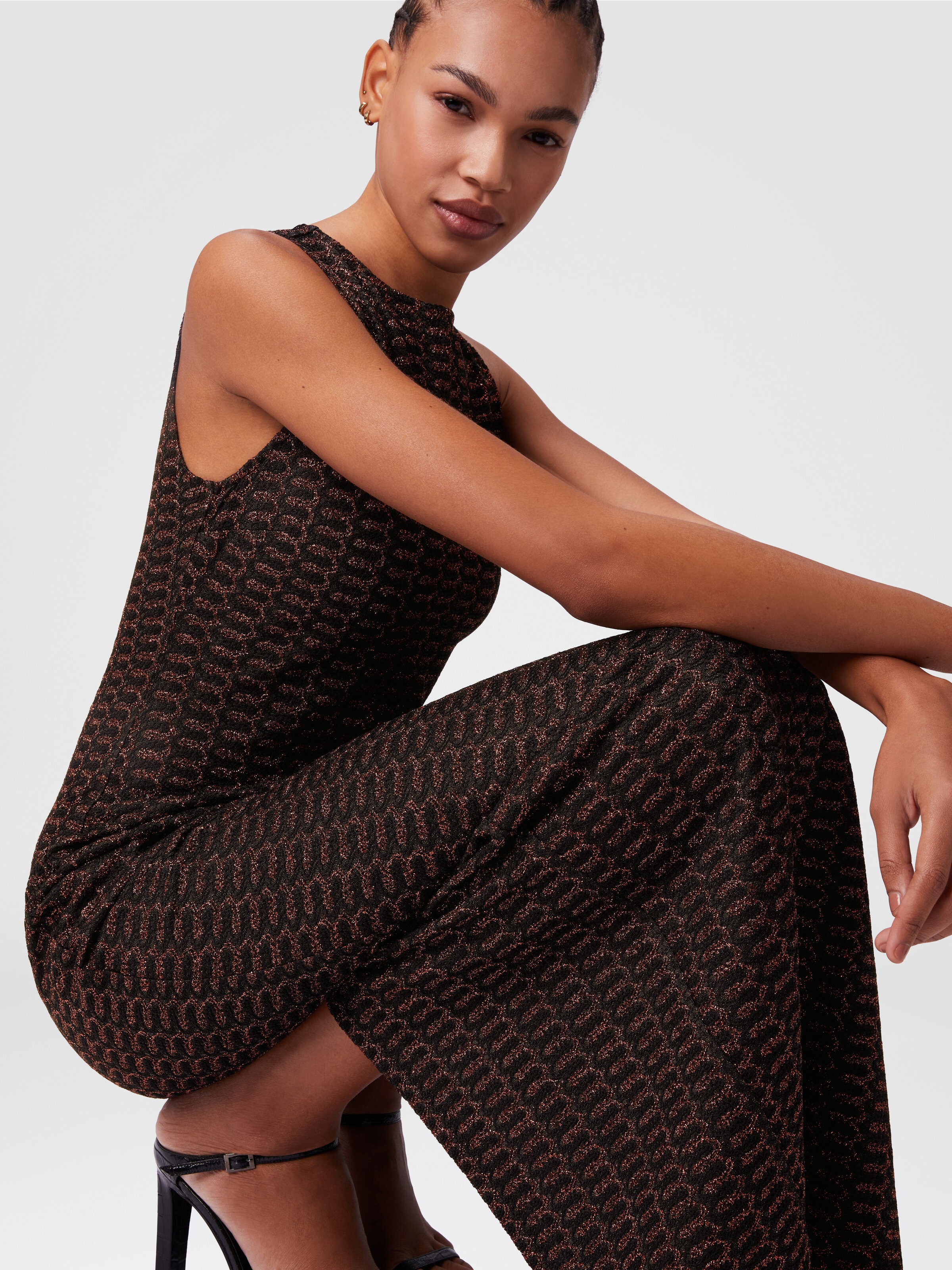 Long sleeveless dress in lamé viscose with lace motif, Rust & Black - 3