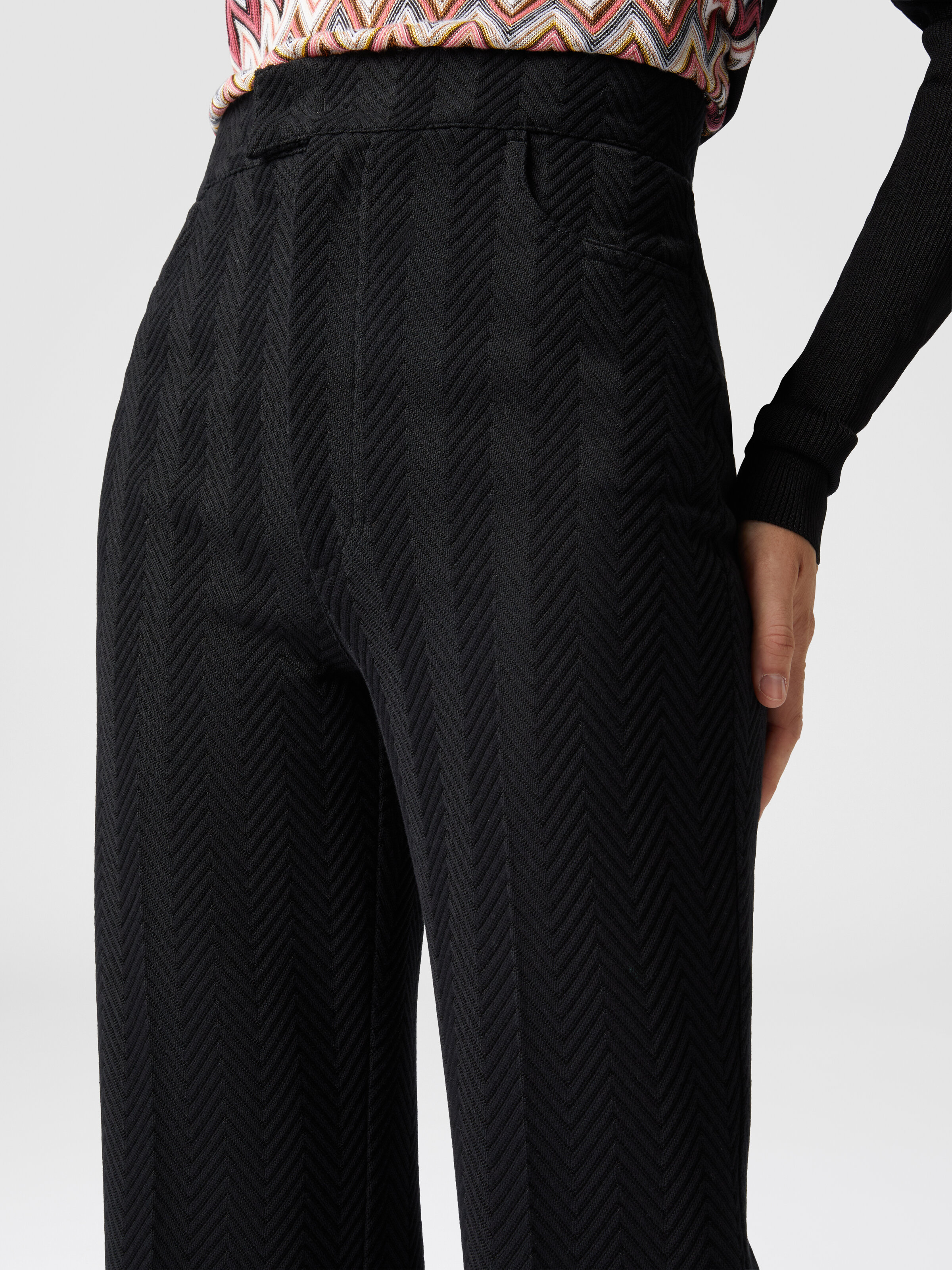 Classic trousers in cotton and zigzag viscose with cropped hem, Black - 4
