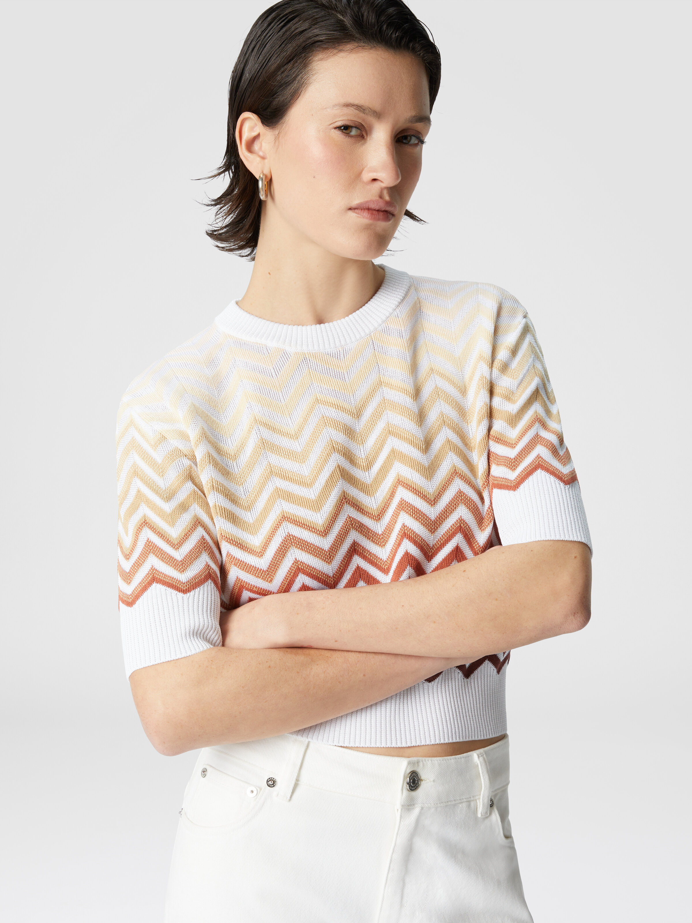 Short-sleeved crewneck sweater with dégradé chevron motif, Multicoloured  - 3