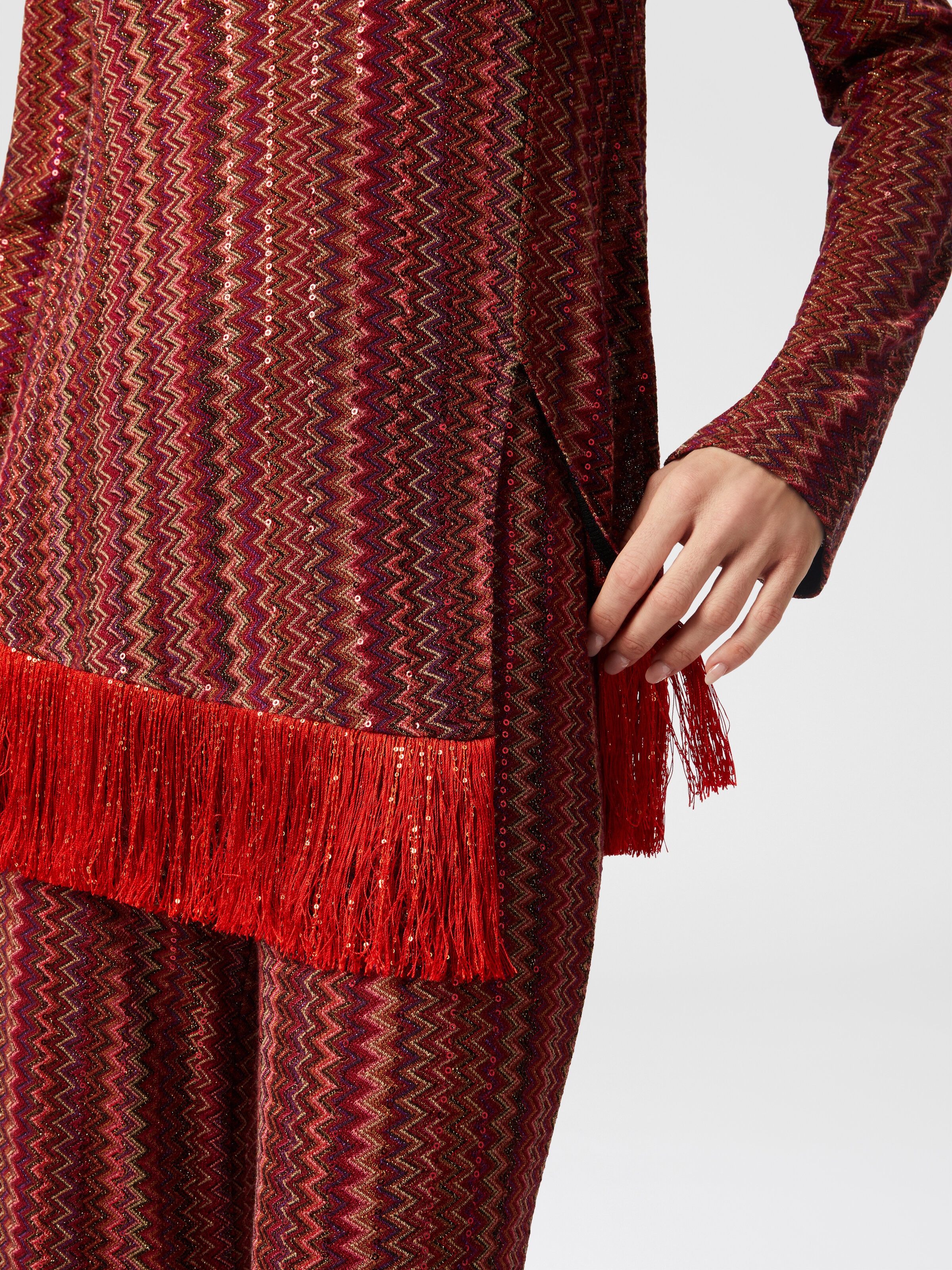 Zig zag sweater with sequins and asymmetrical hem with fringes, Multicoloured  - 4
