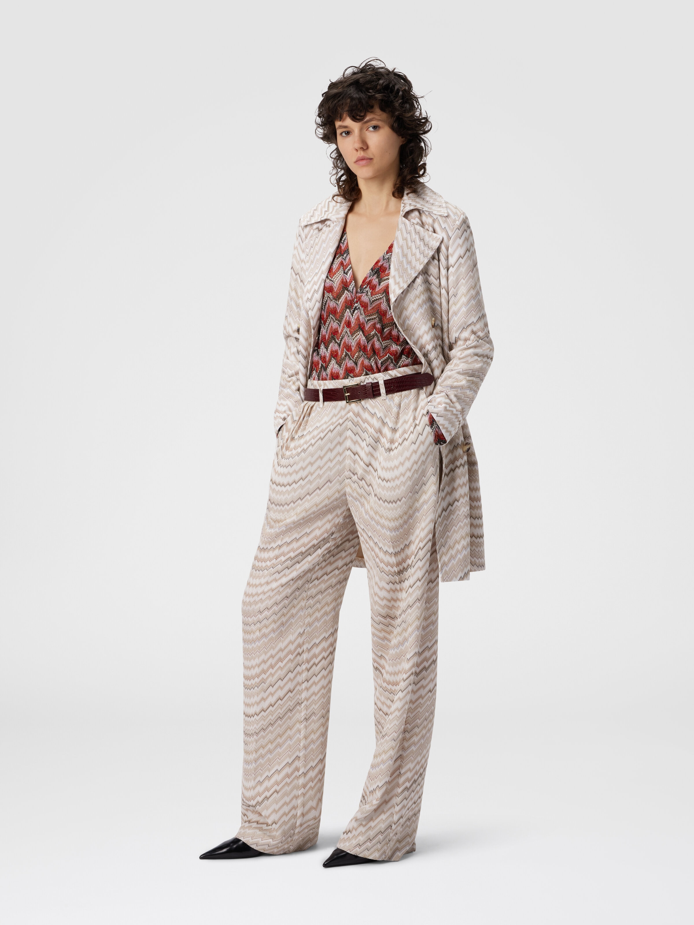 Trench cruzado con motivo zigzag ondulado, Blanco & Beige - 1
