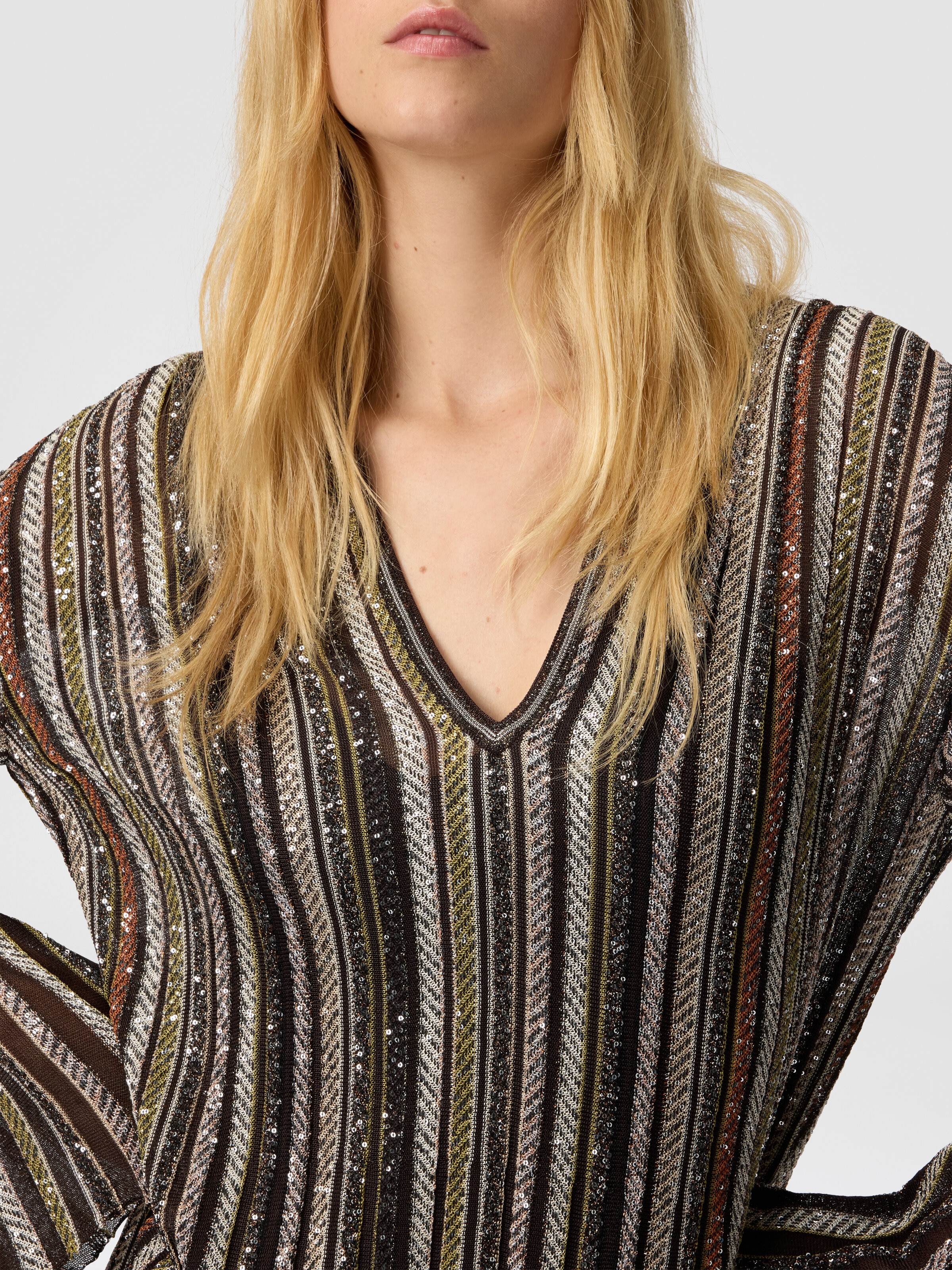 Abito lungo con scollo a V in maglia a righe spigata, Multicolore  - 4