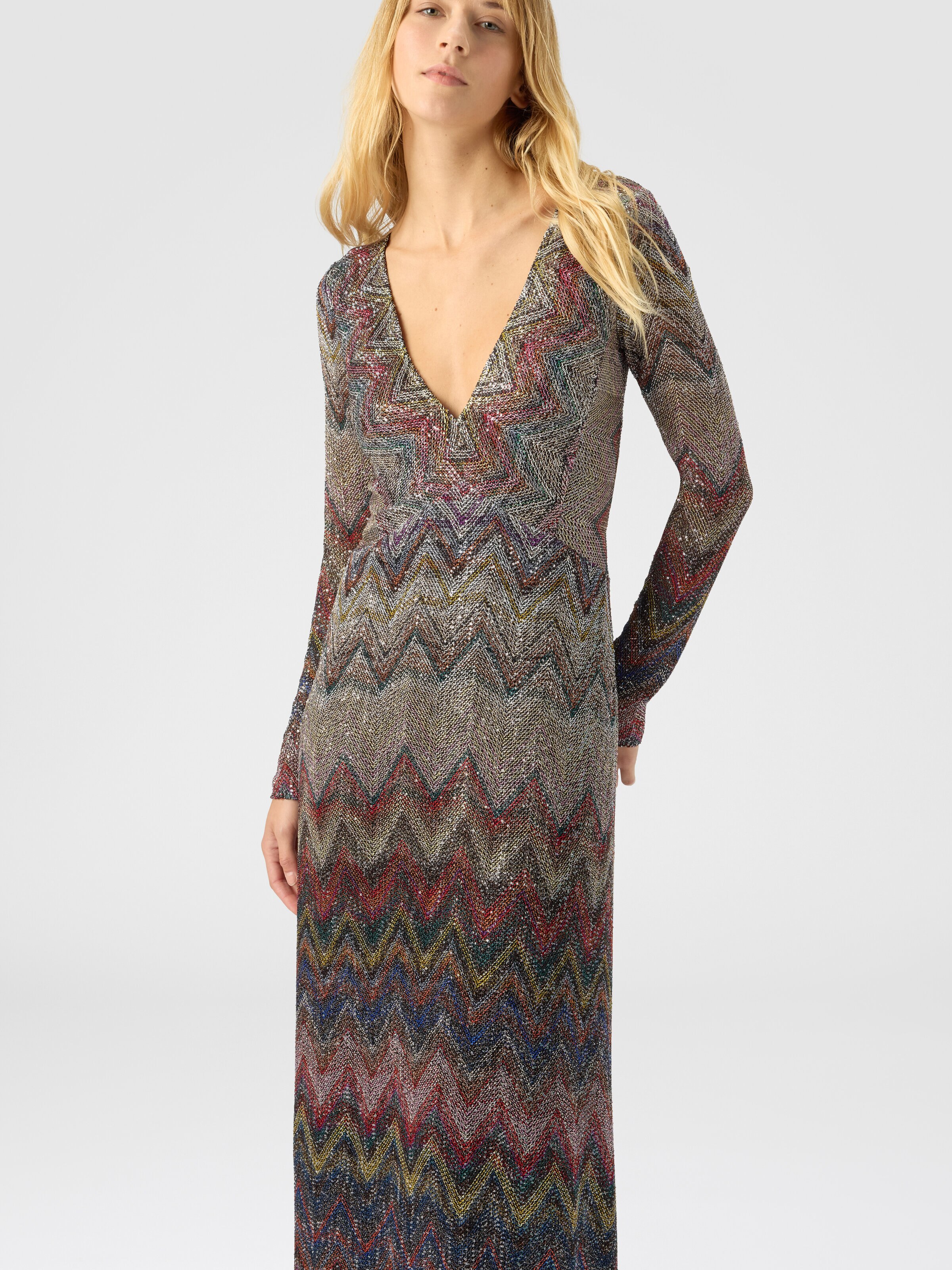 Long dress with v-neck and zigzag pattern, Multicoloured  - 3