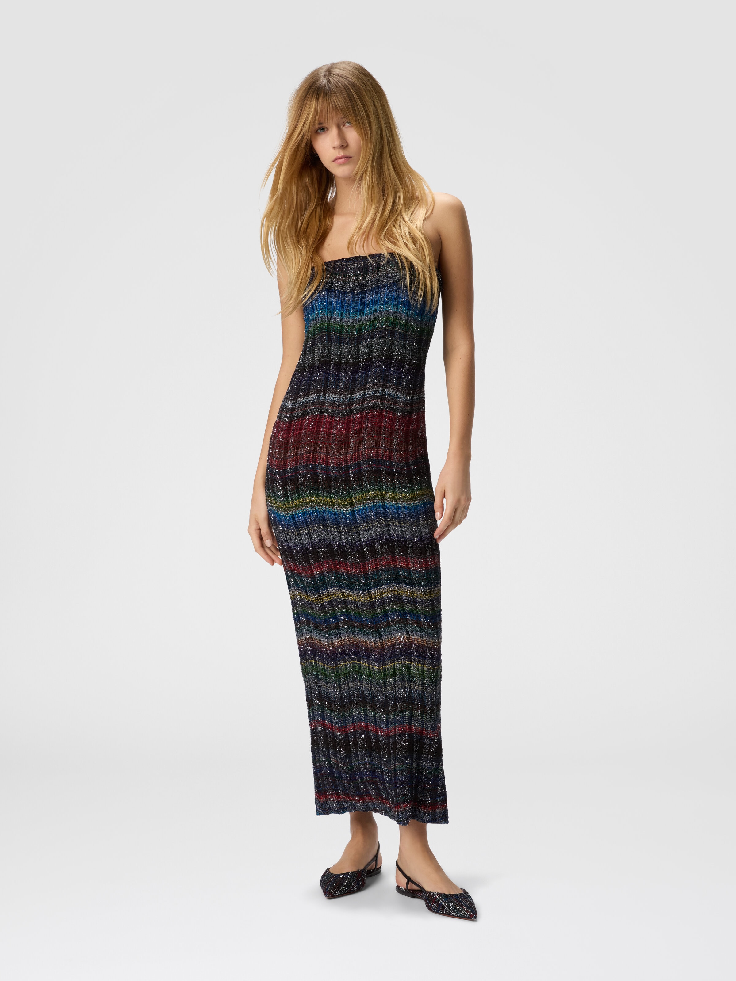 Vestido largo sin tirantes con patrón ondulado de cuadros, Mehrfarbig  - 1