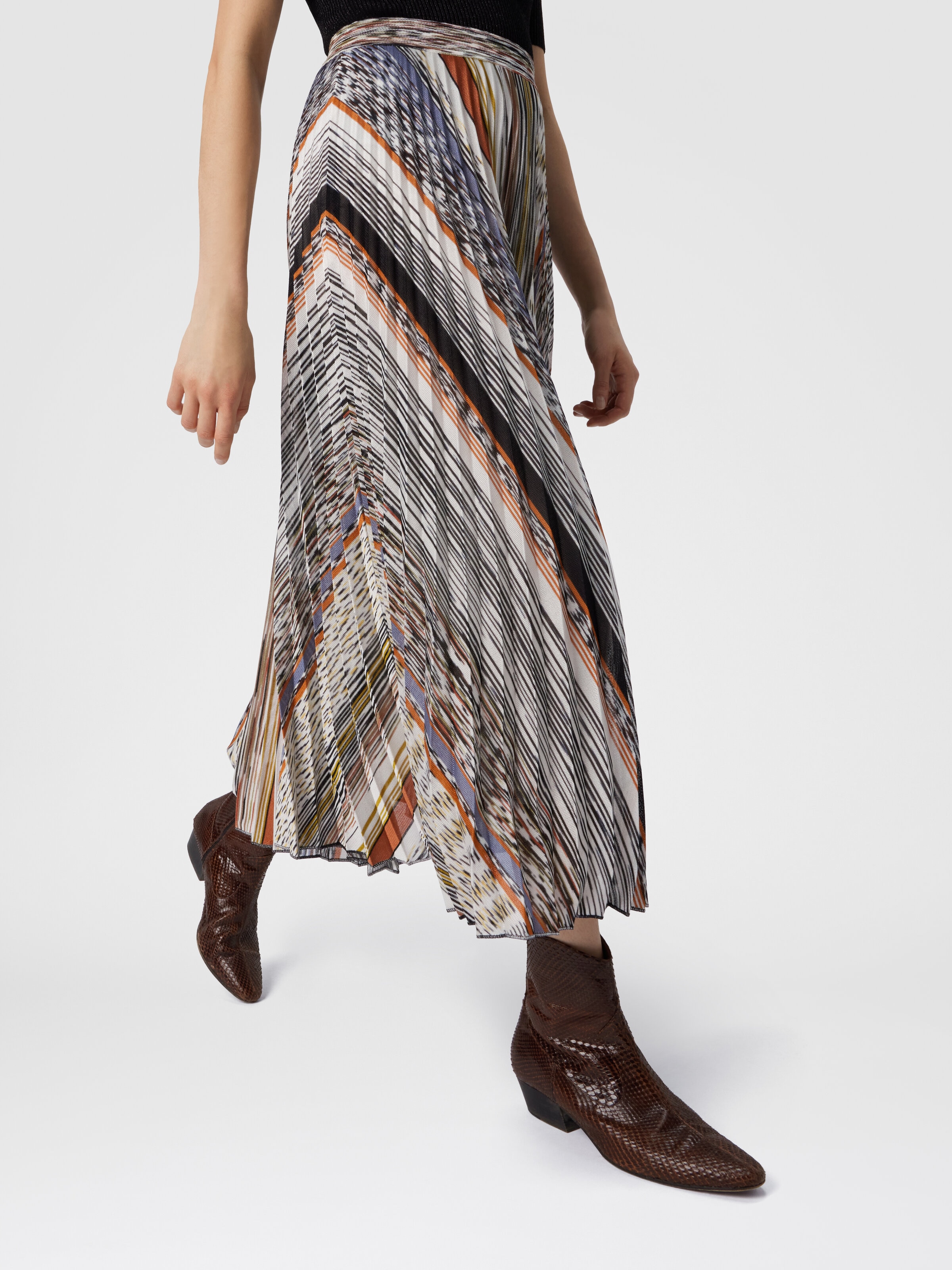 Pleated Midi Skirt in Knit, Multicoloured  - 3