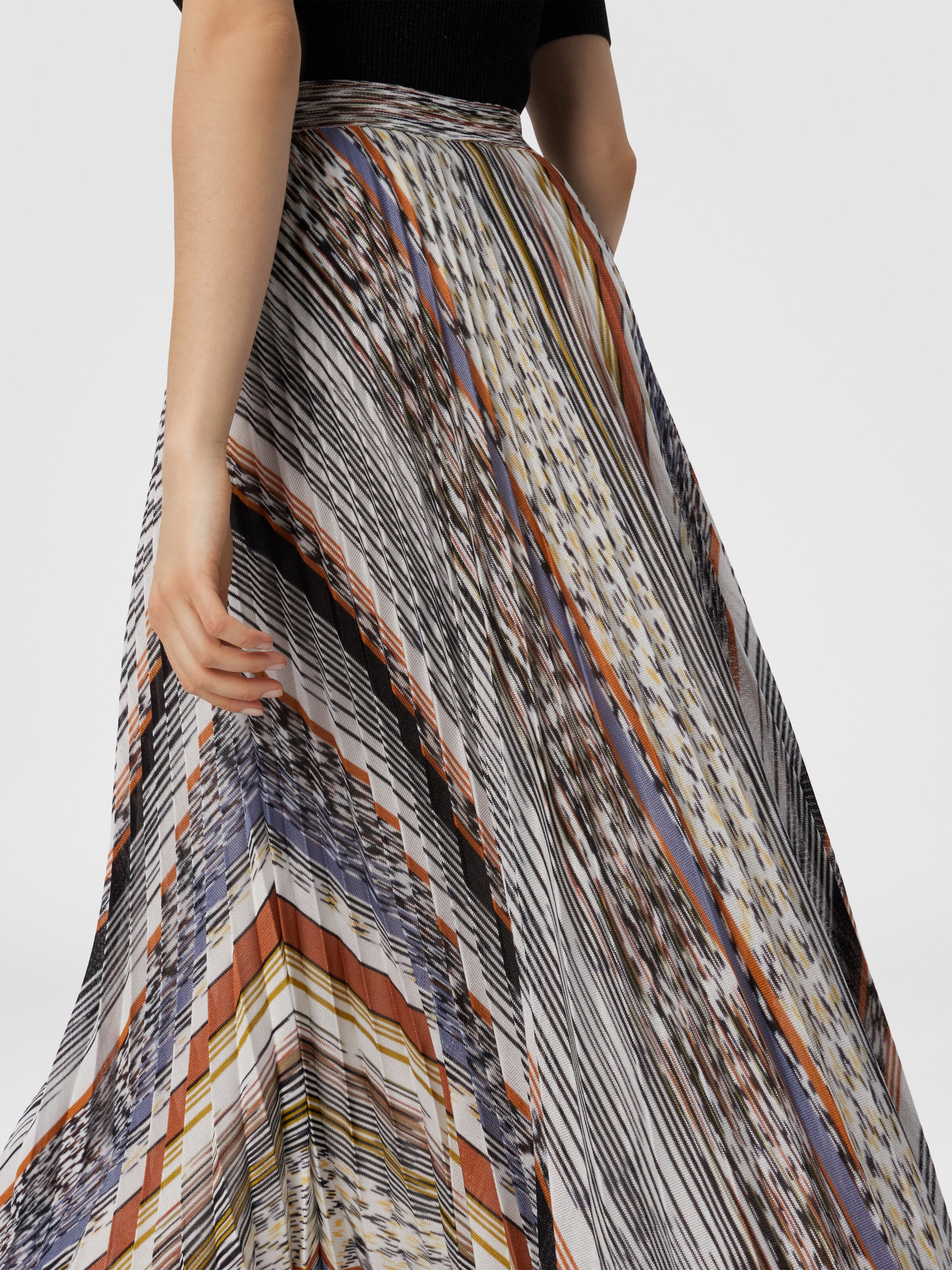 Pleated Midi Skirt in Knit, Multicoloured  - 4