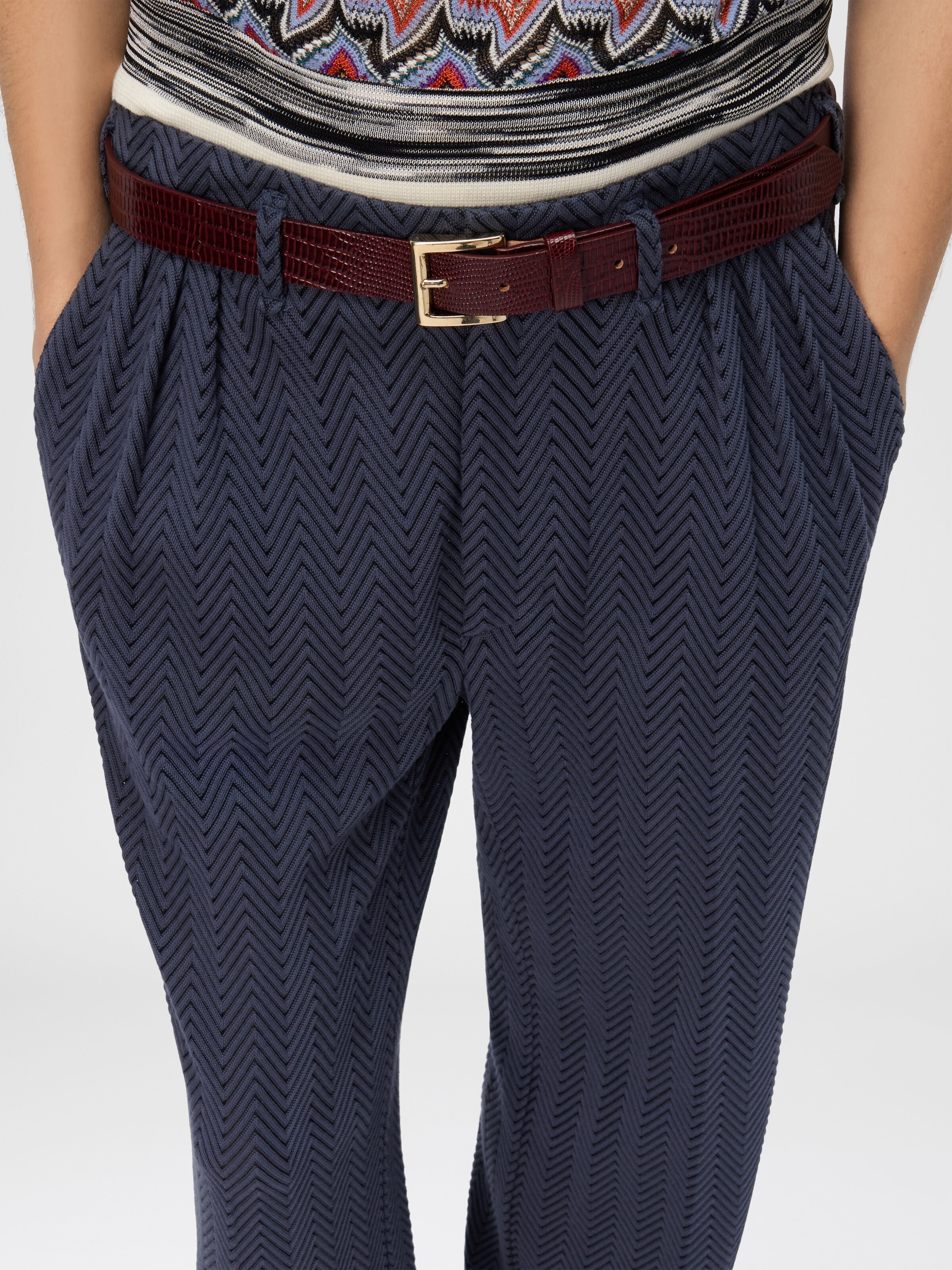 Maßgeschneiderte Hose mit Zickzackmuster, Blau - 4