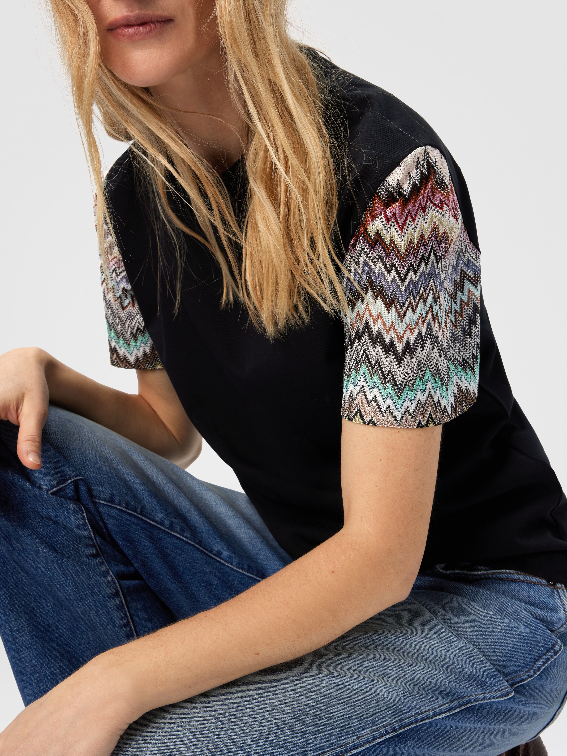 Short Sleeve T-Shirt with Snake Pattern Insert, Black - 3