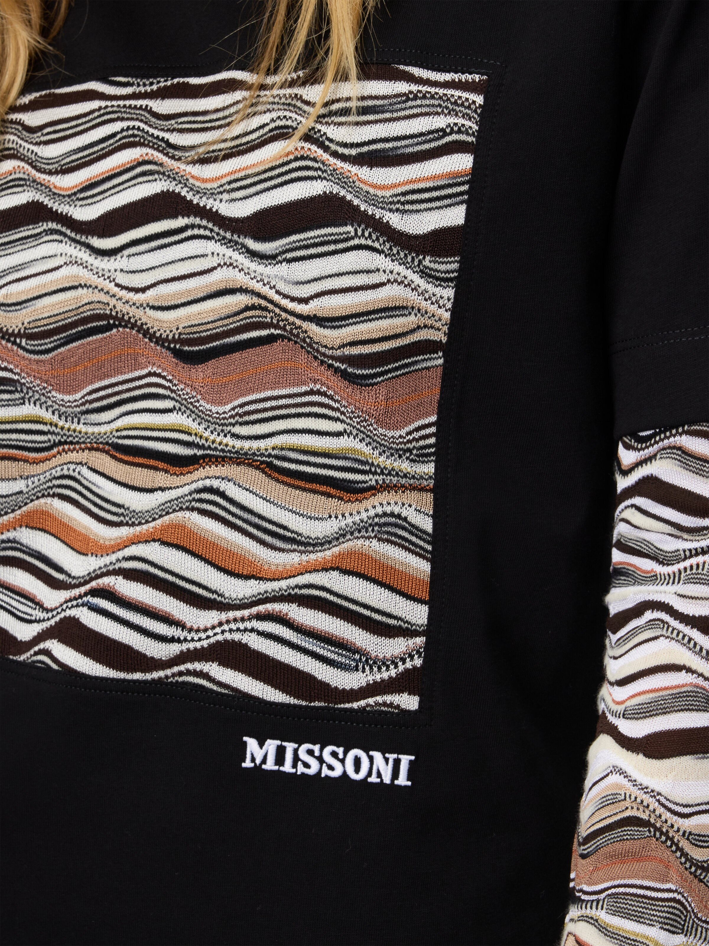 Short Sleeve T-Shirt with Knit Insert and Logo, Black - 4