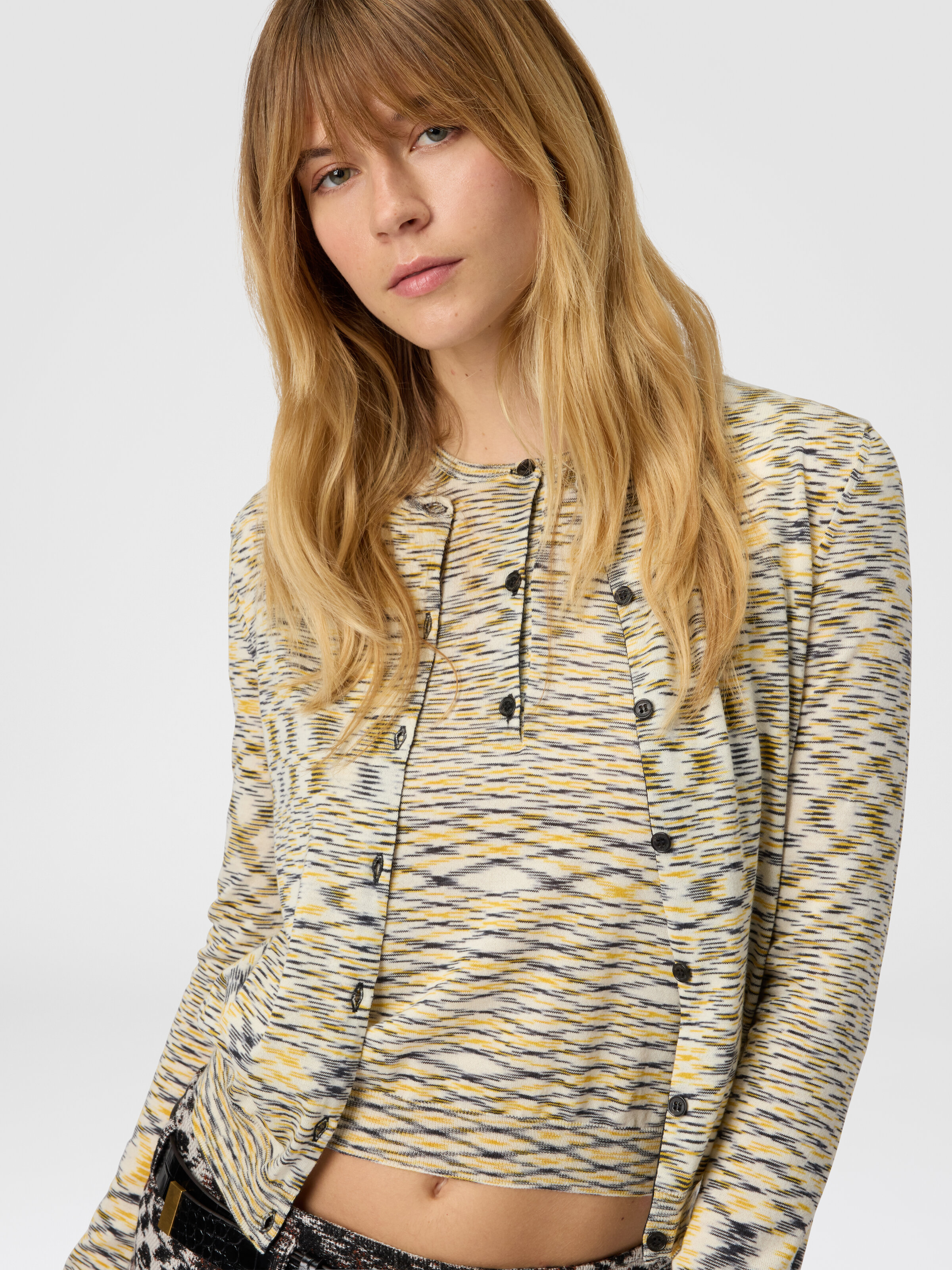 Short Crew Neck Cardigan in Smooth Flame Knit, Yellow  - 3