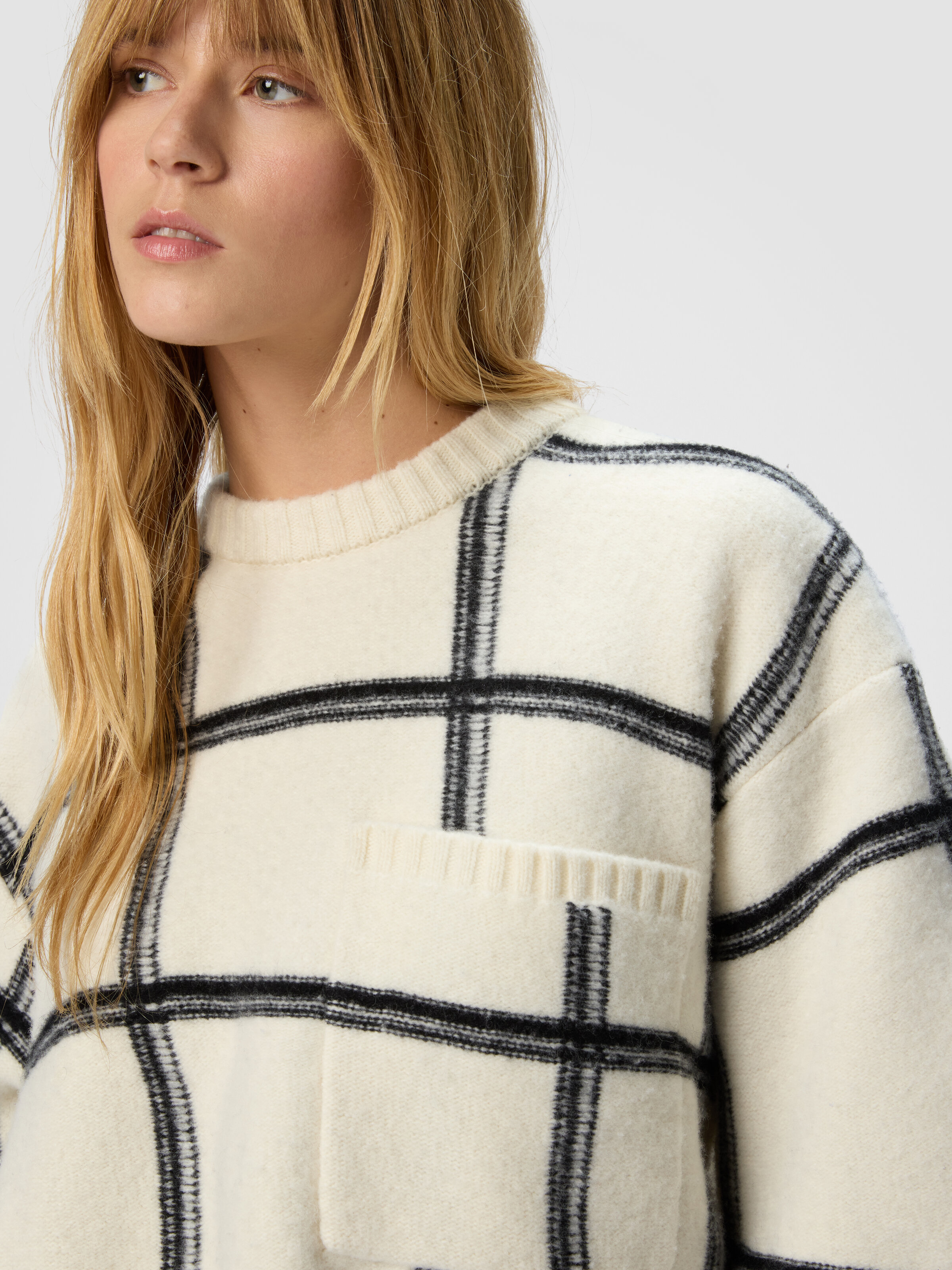 Pull oversize col rond à carreaux en laine, Blanc  - 4