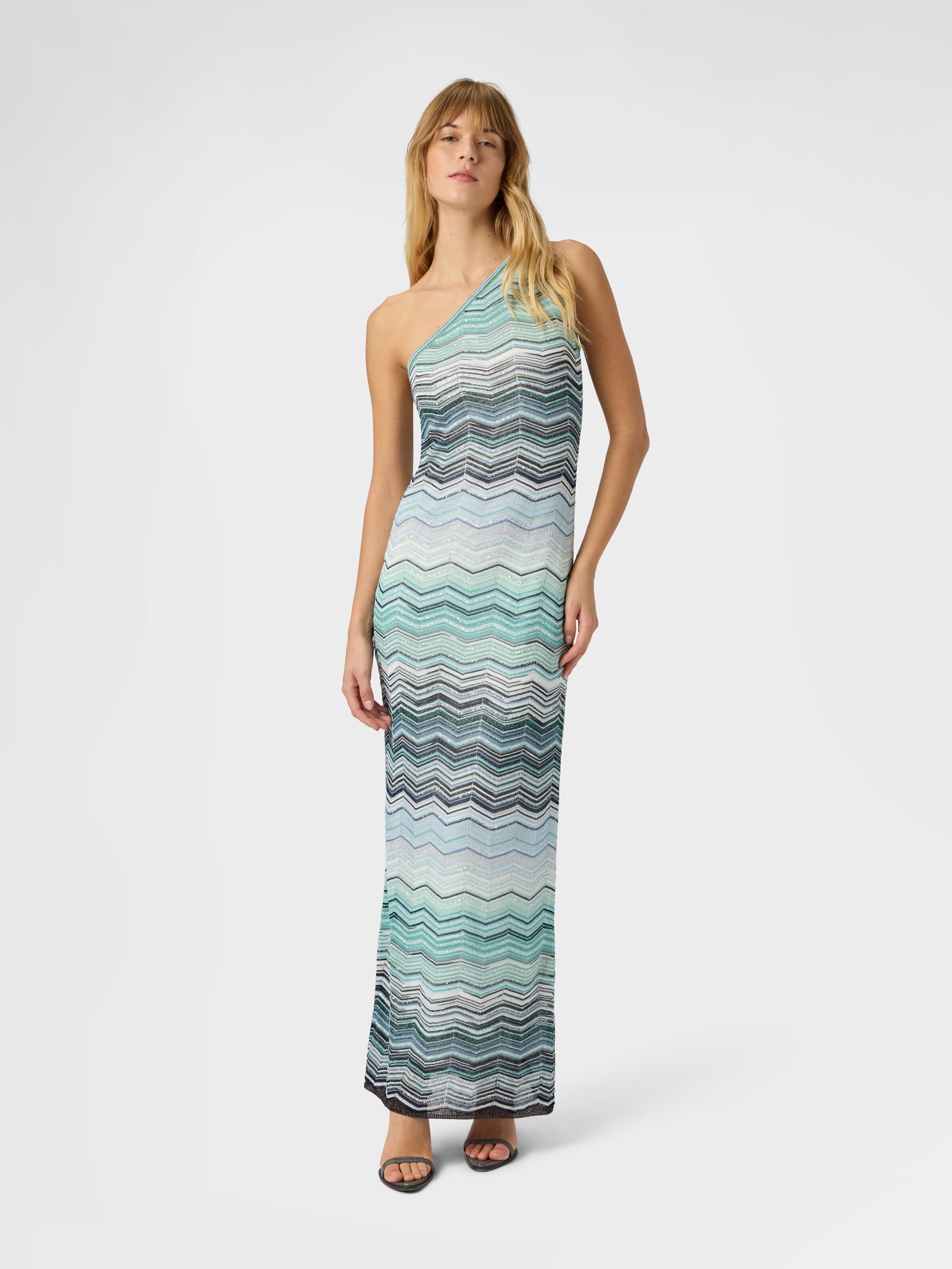 Langes Kleid mit einer Schulter, Chevron-Muster und Pailletten, Grün & Braun - 1