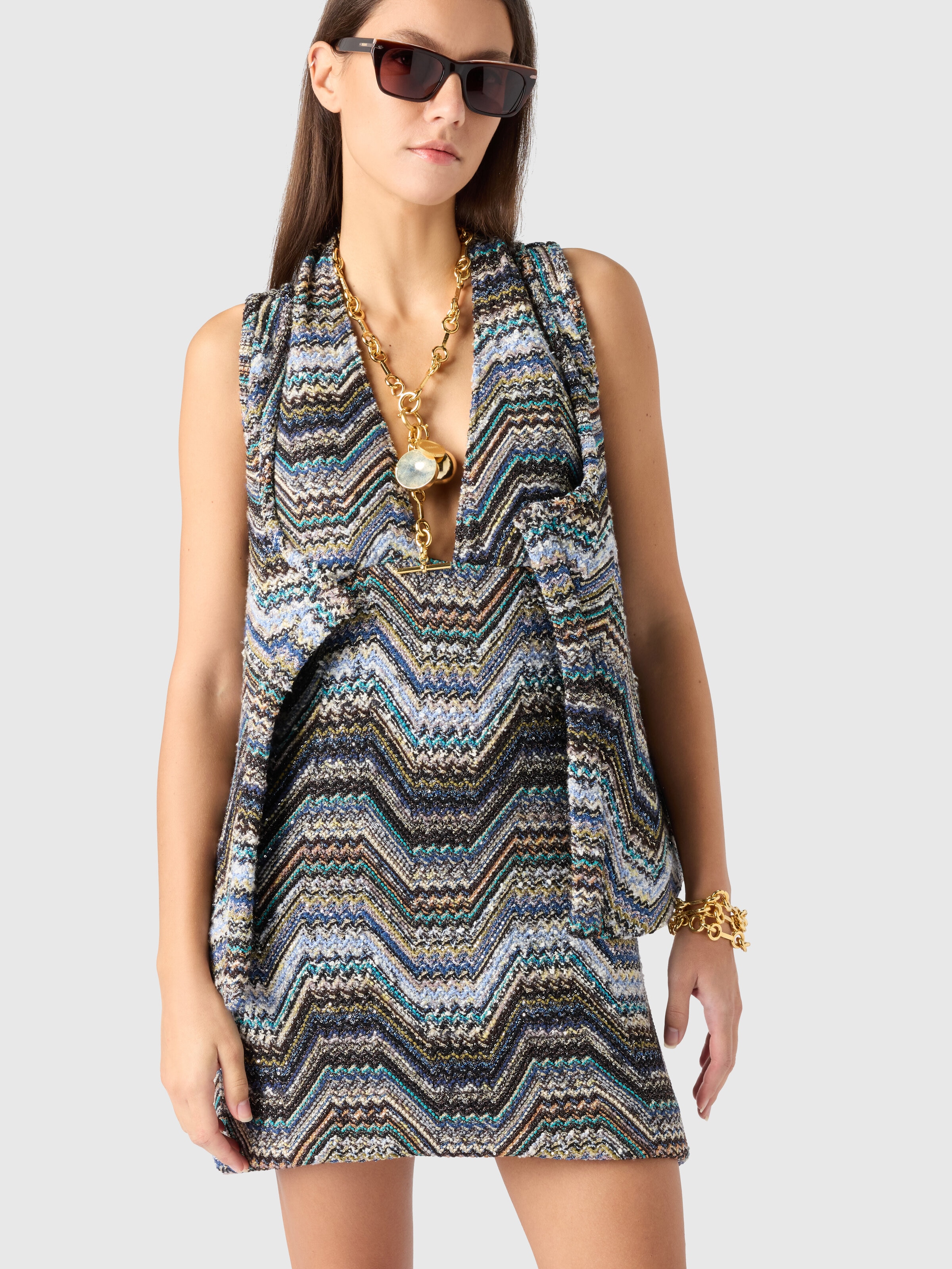 Backless mini dress in a geometric-style zigzag knit with sequins, Multicoloured  - 3