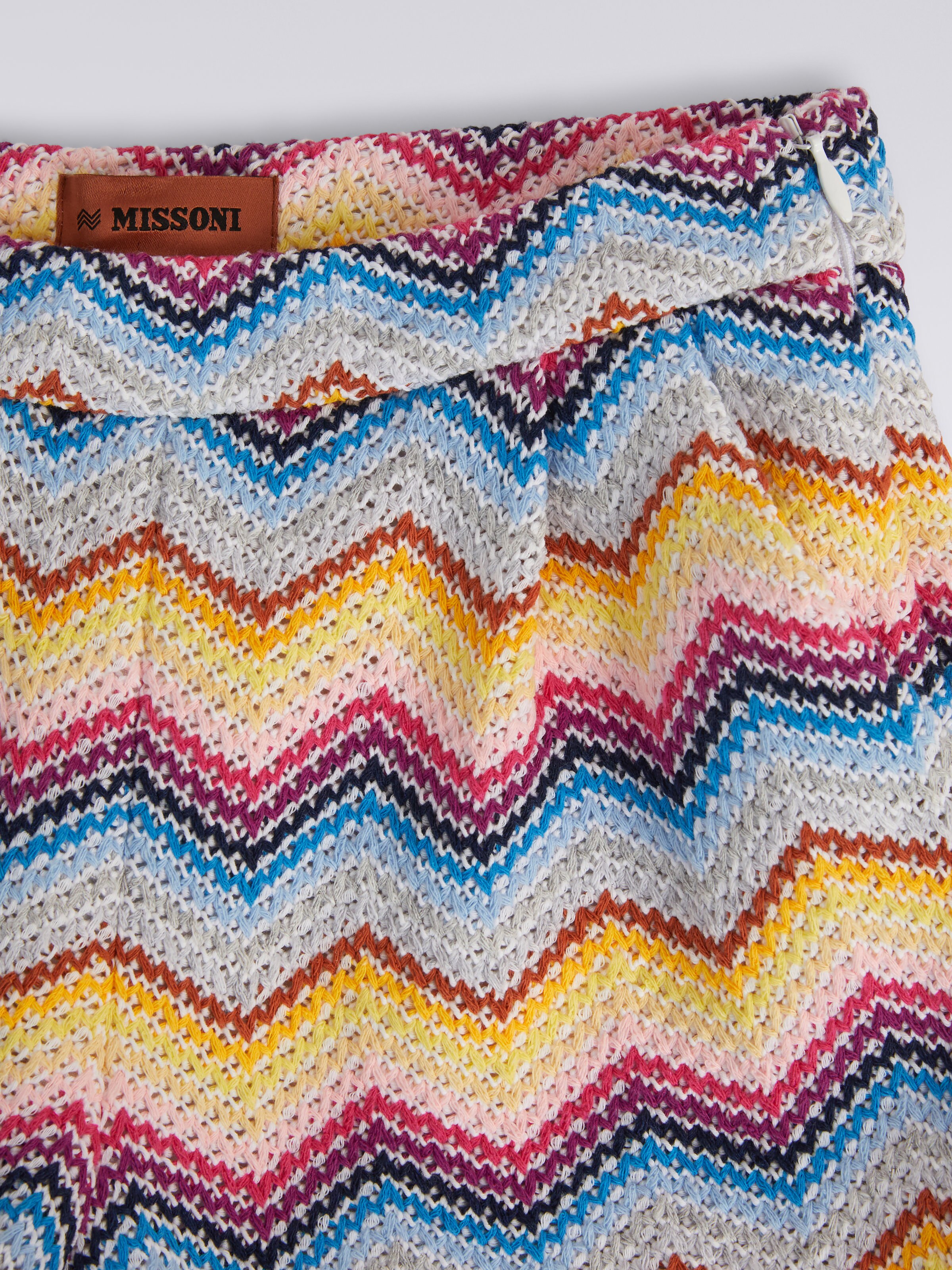Cotton blend chevron crocheted shorts, Multicoloured  - 2