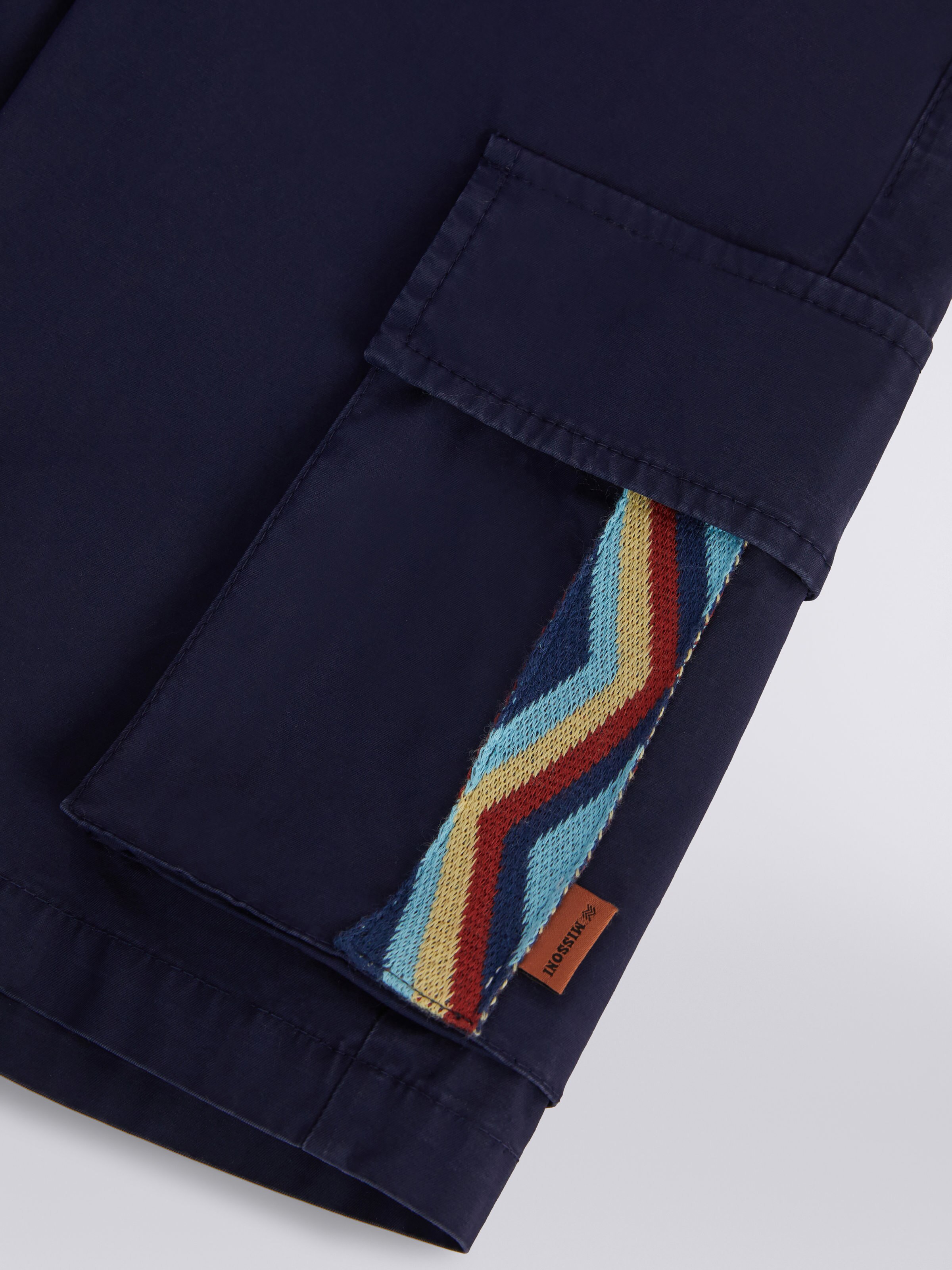 Cotton multi-pocket shorts with chevron knit detail, Blue - 2