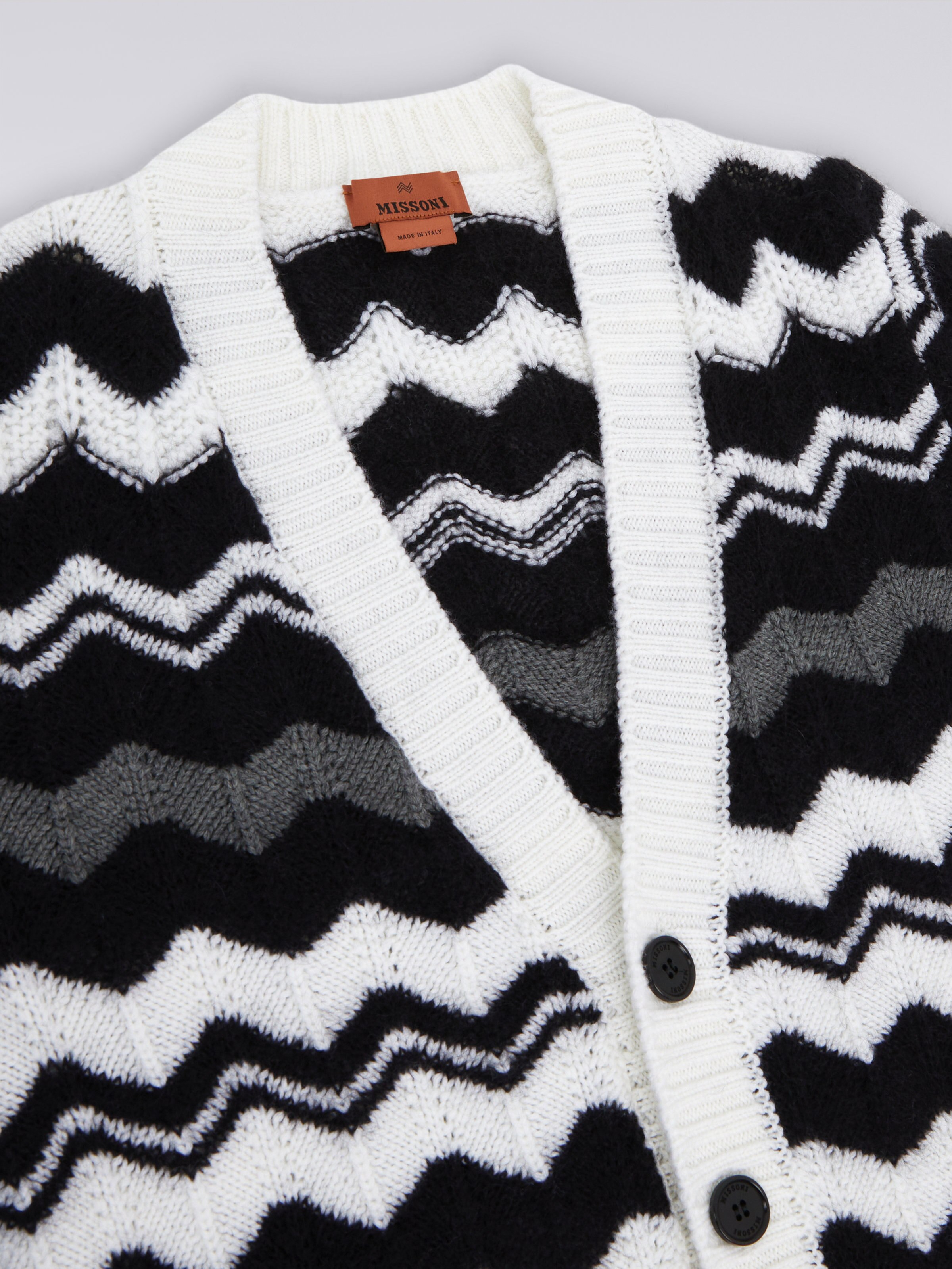 Cardigan aus Wolle mit Zickzacklinien, Weiß & Schwarz - 2