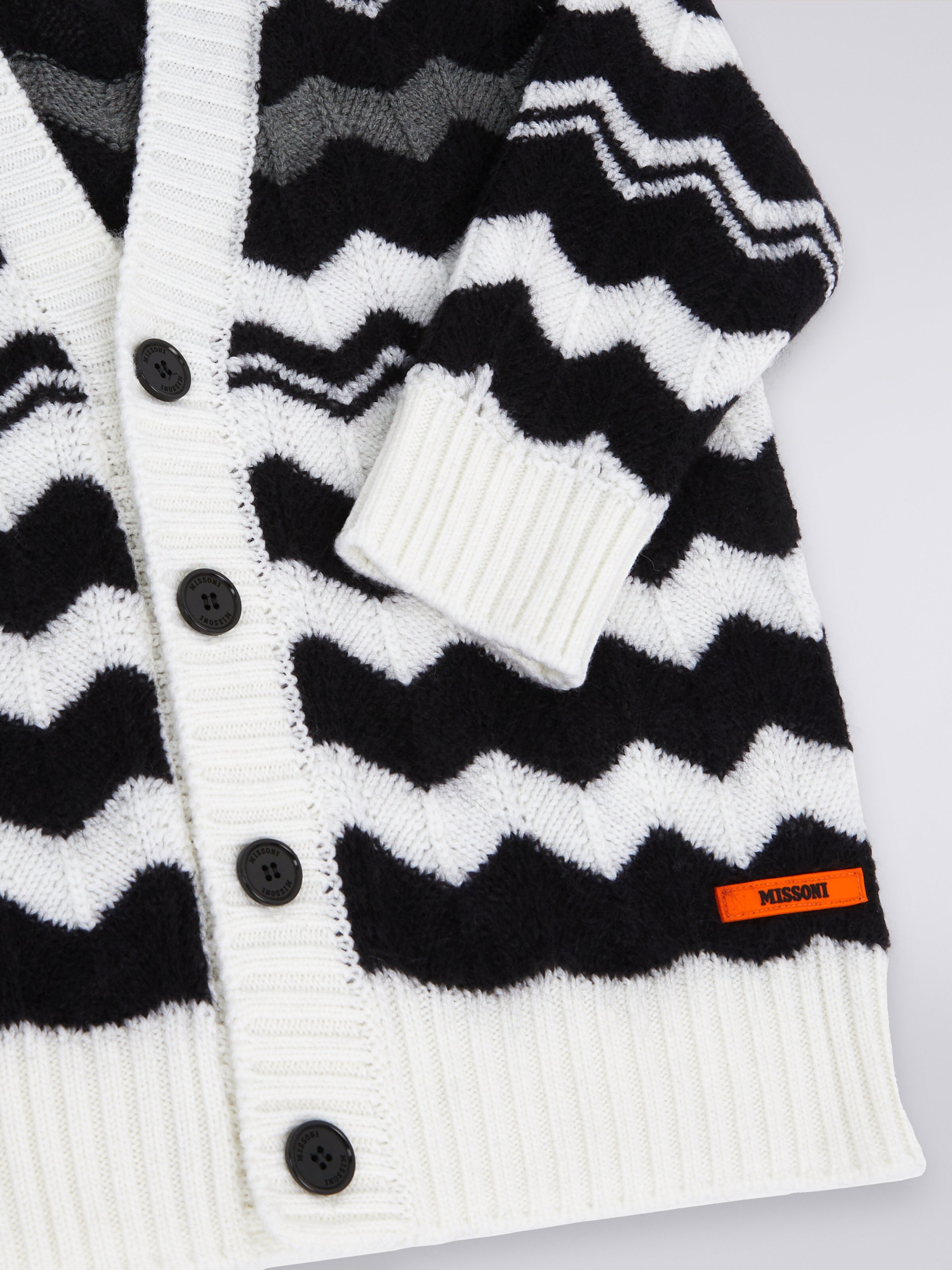 Cardigan aus Wolle mit Zickzacklinien, Weiß & Schwarz - 3