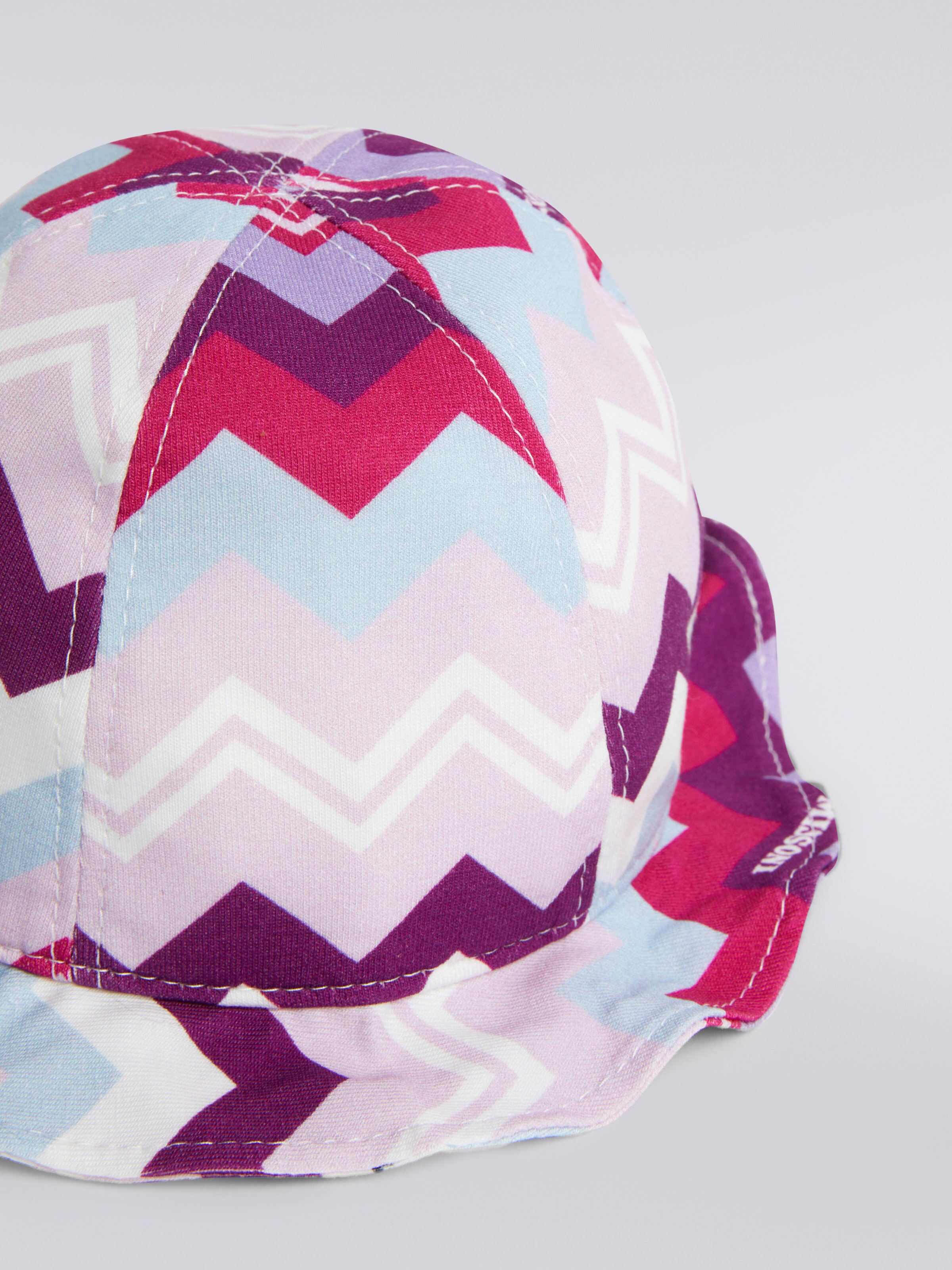 Cotton blend hat with zigzag pattern, Multicoloured  - 1
