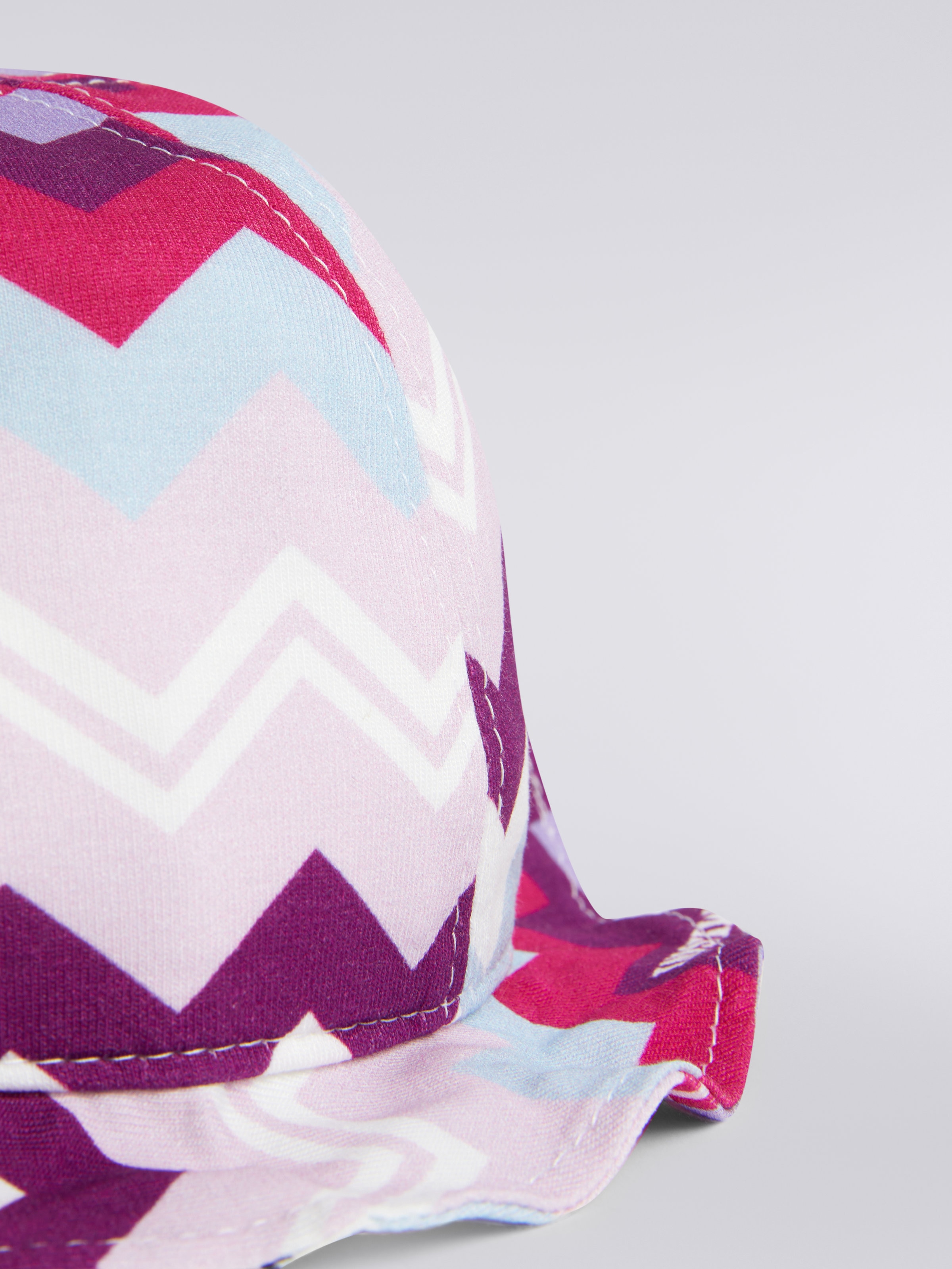 Cotton blend hat with zigzag pattern, Multicoloured  - 2