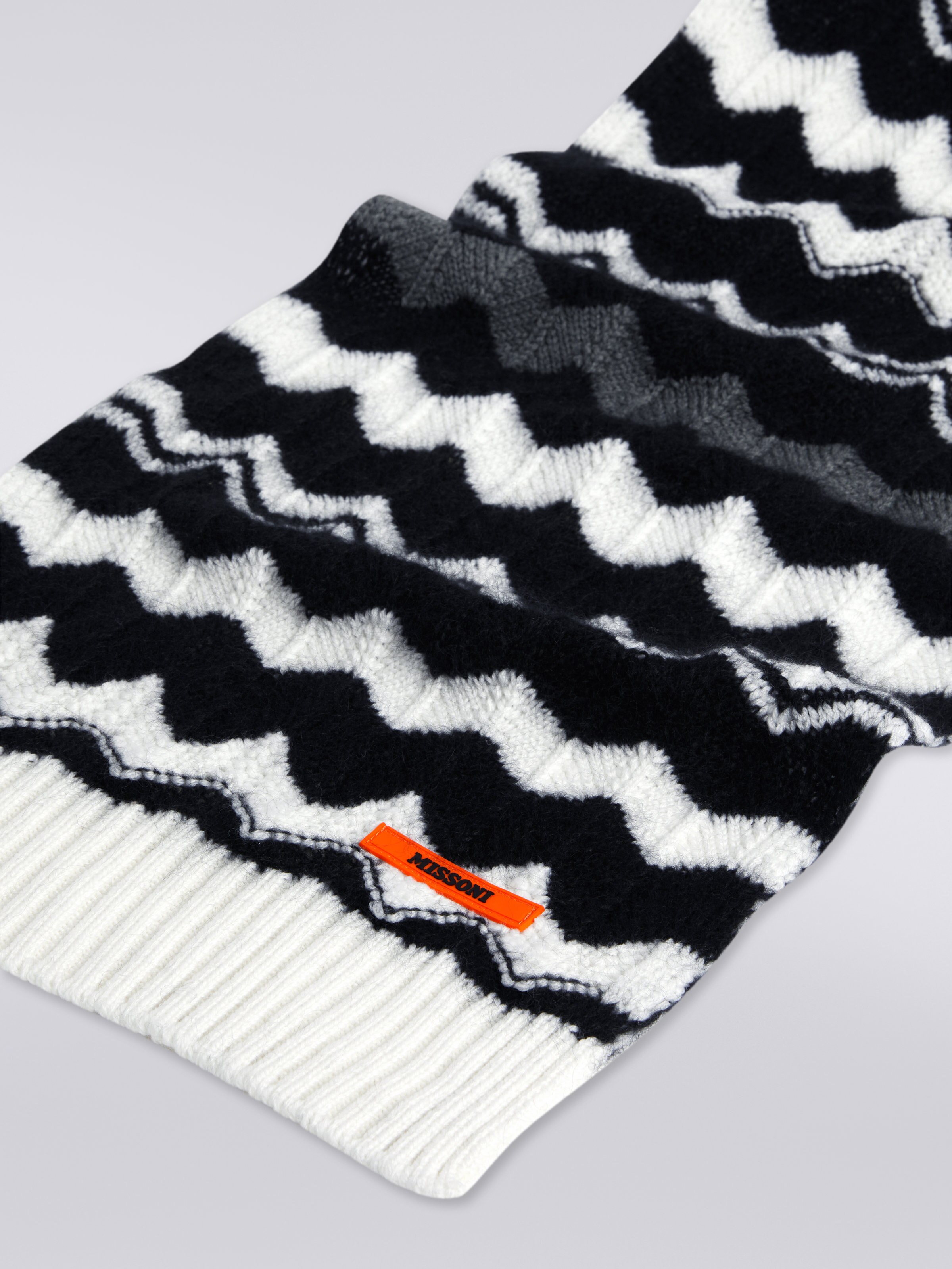 Écharpe en laine à zig zag, Noir & Blanc - 1