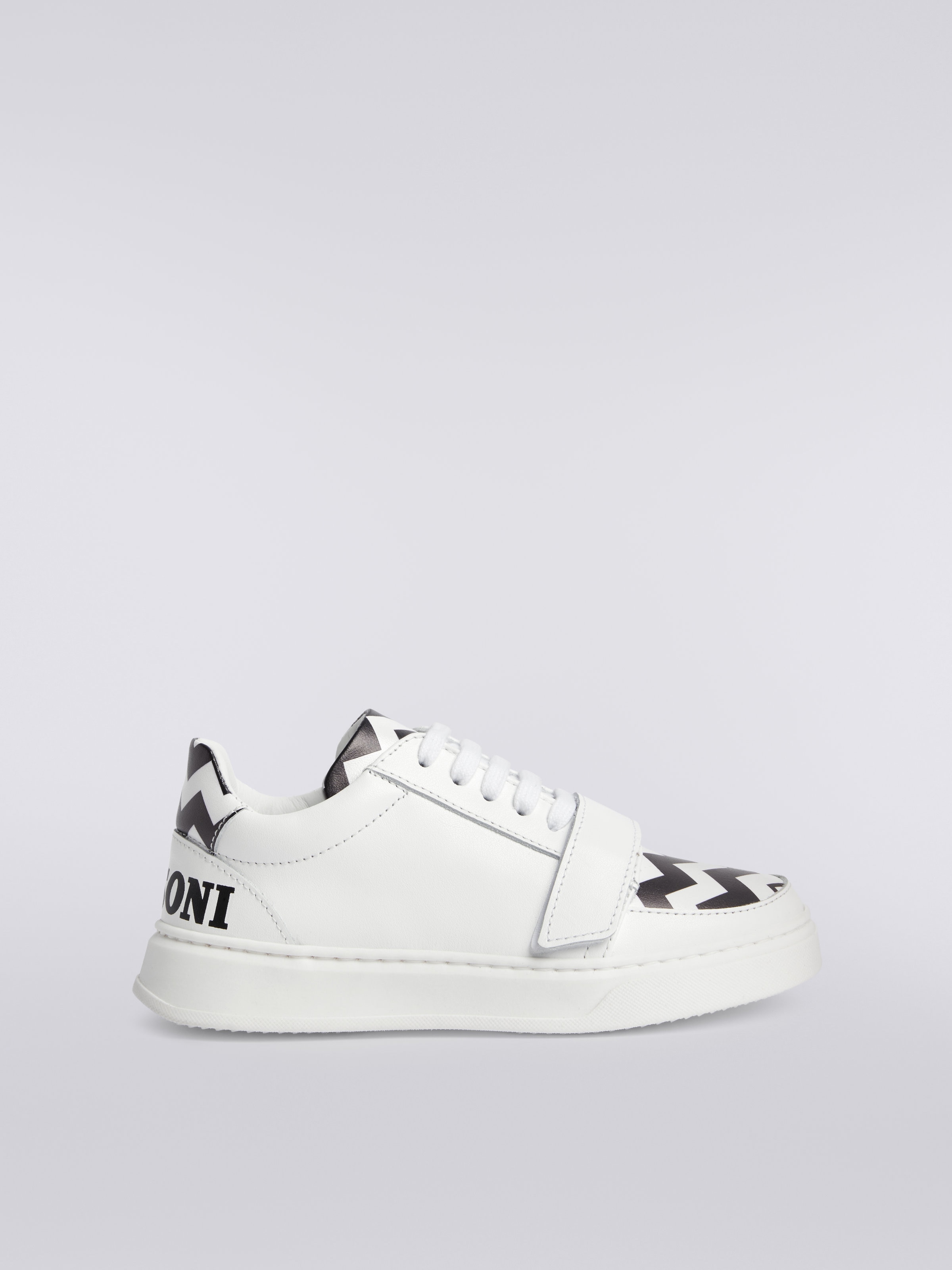 Trainers with zigzag pattern, Black & White - 0