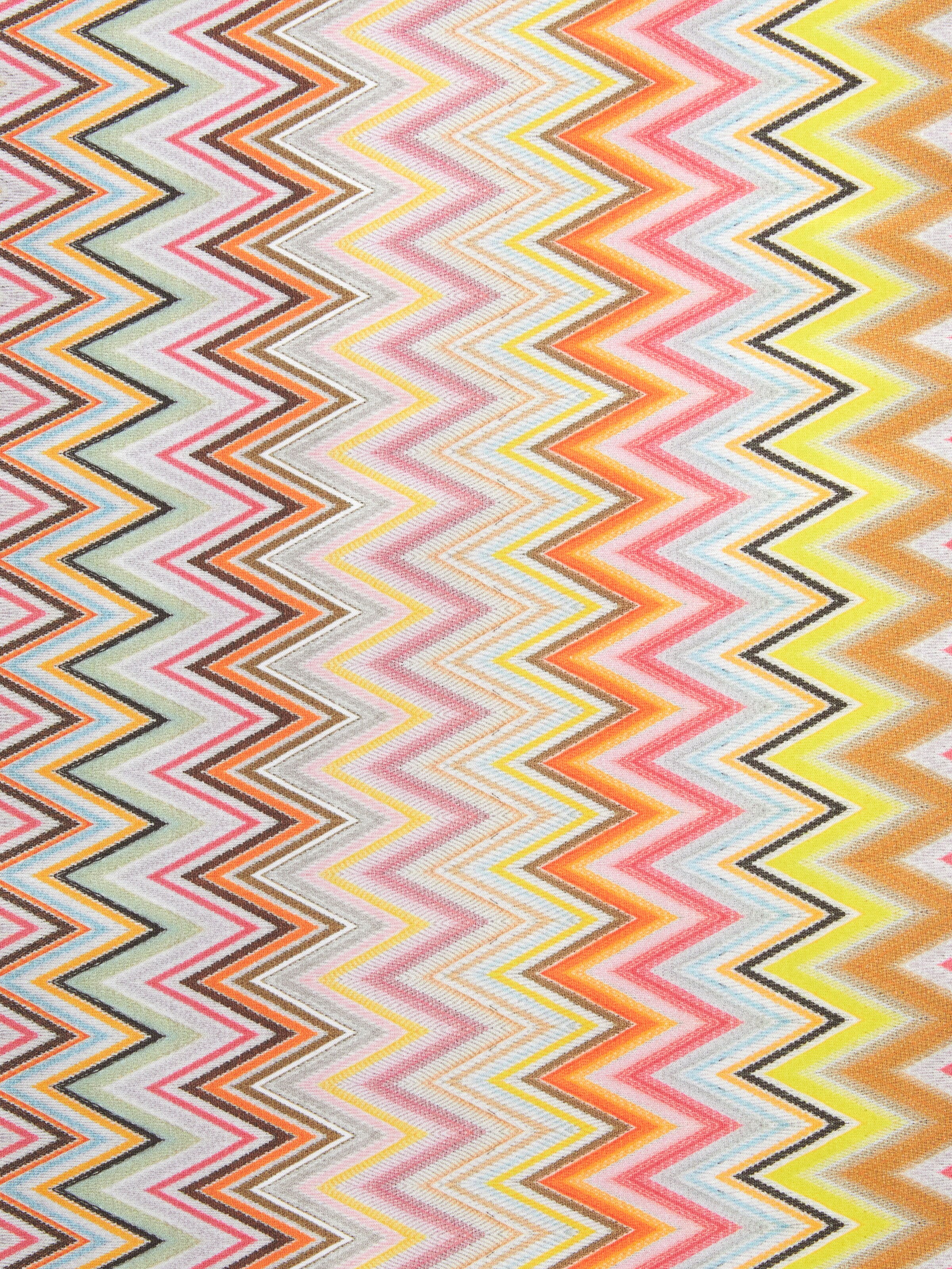 Zick-Zack-Decke aus Stretch-Baumwolle mit kontrastierenden Paspeln, Beige & Mehrfarbig  - 3