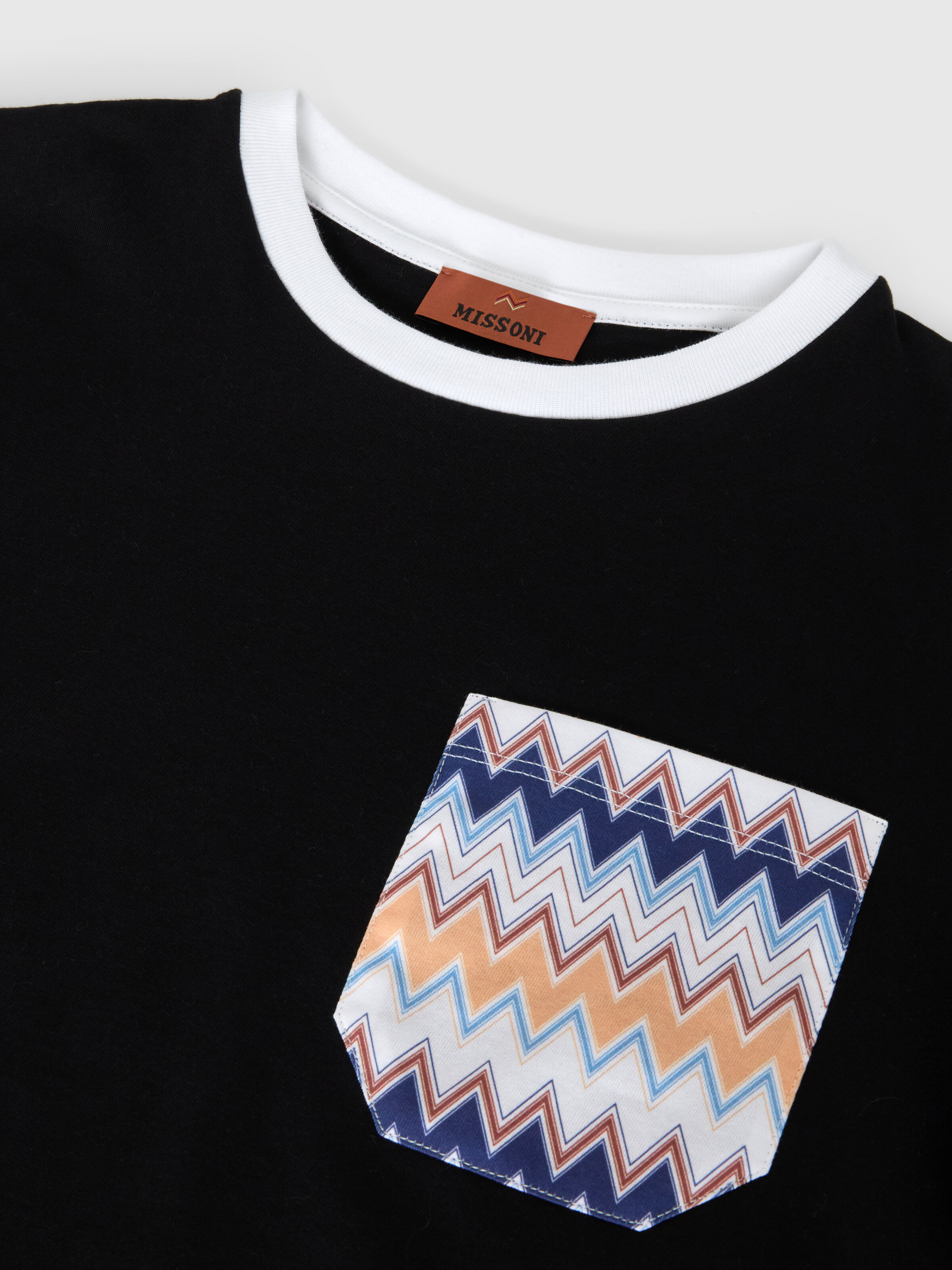Crew-neck T-shirt with zigzag print on pocket, Black - 2