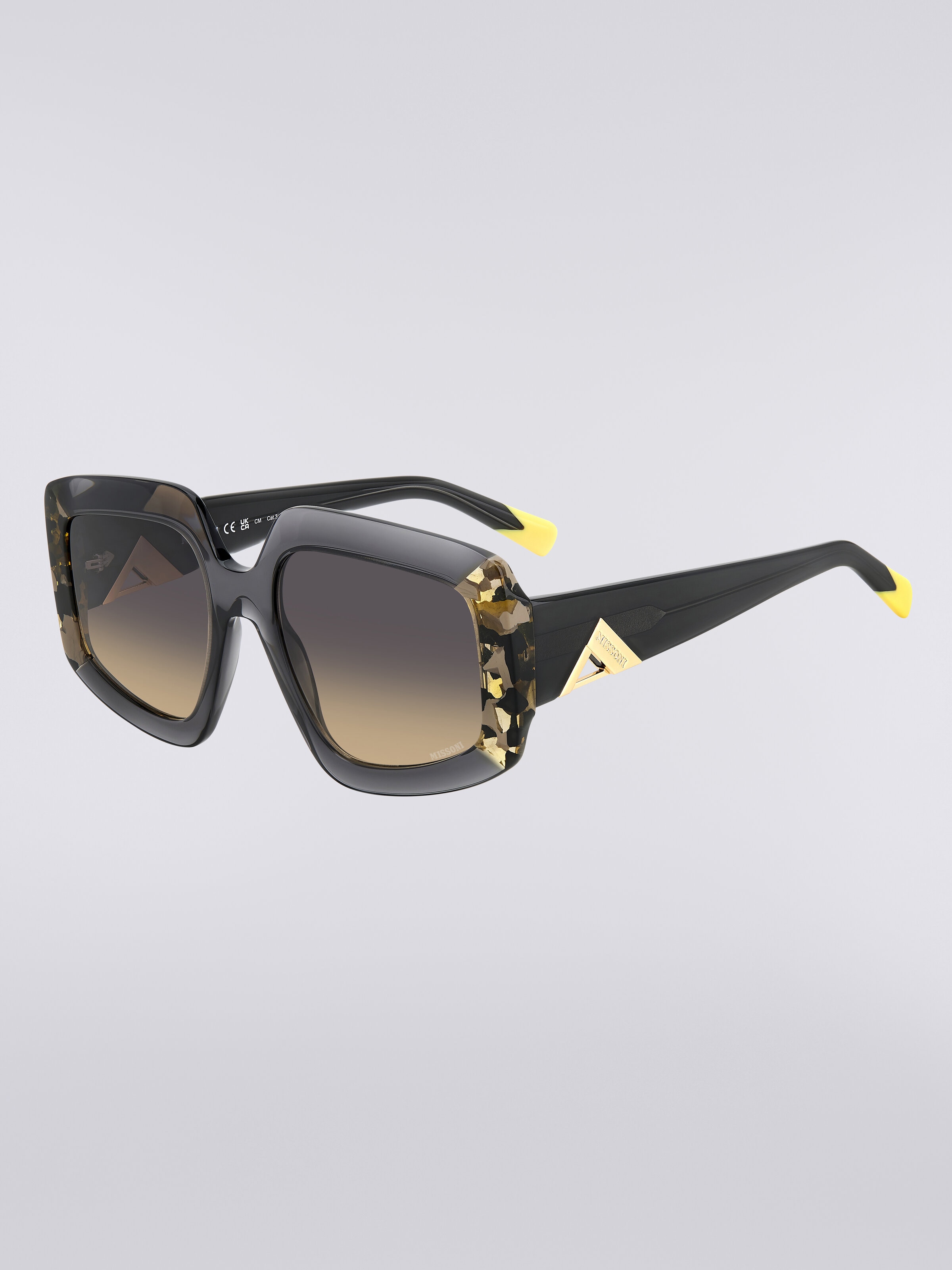 Squared sunglasses with triangle shaped metal trim, Multicoloured  - 1