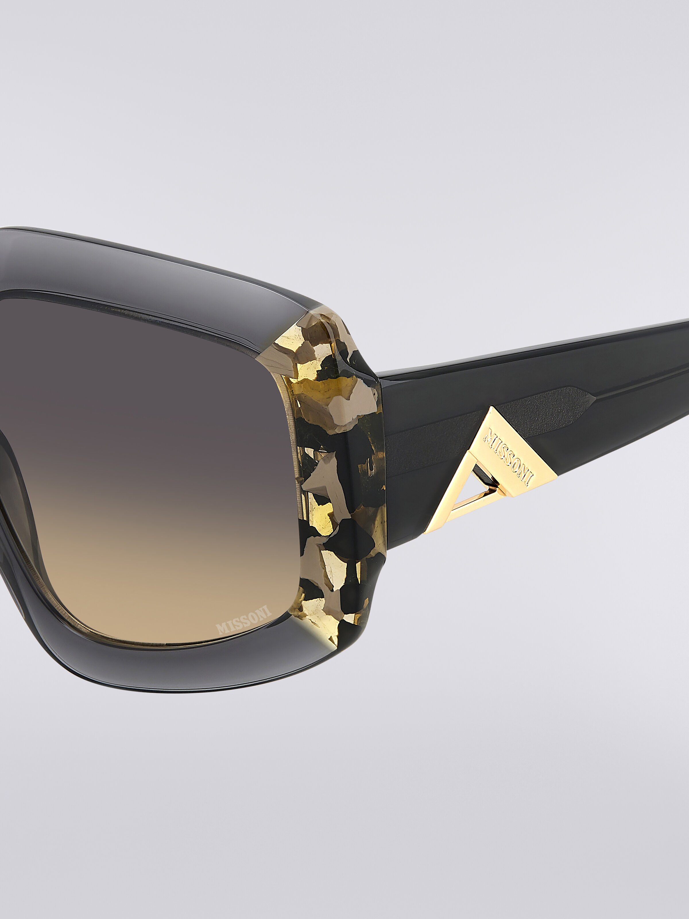 Squared sunglasses with triangle shaped metal trim , Multicoloured  - 3