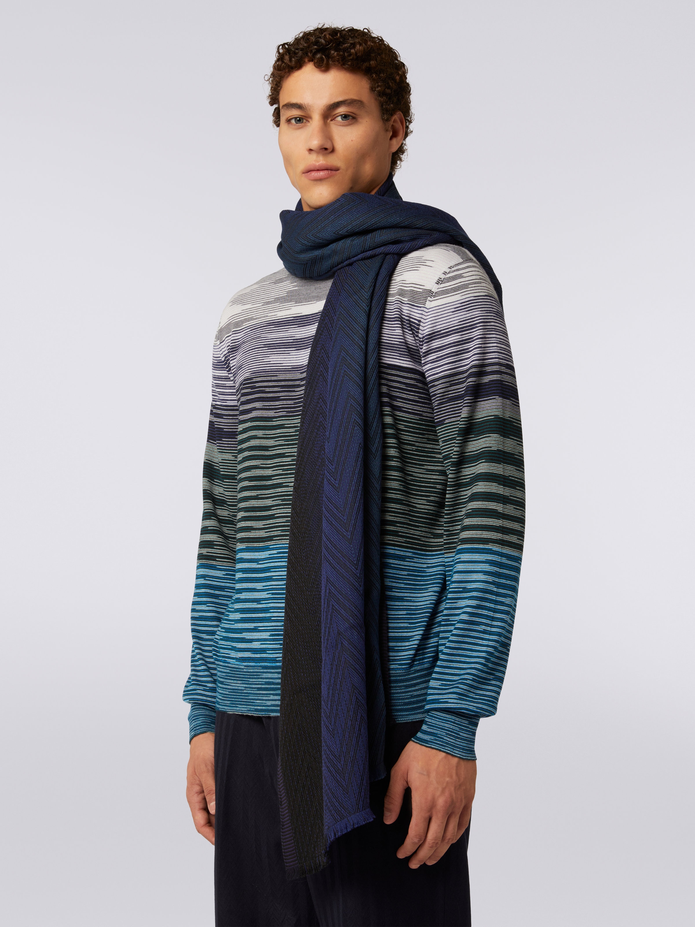 Stola in maglia di viscosa e lana chevron con bordi sfrangiati, Multicolore  - 2