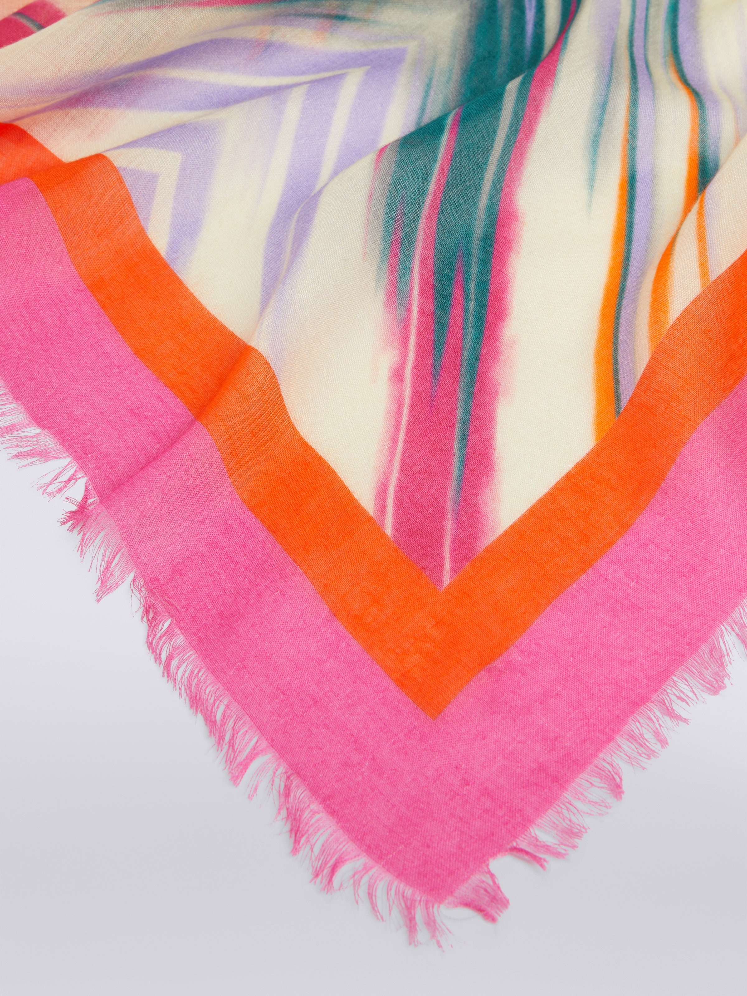 Châle en soie mélangée avec logo et bords frangés, Multicolore  - 1