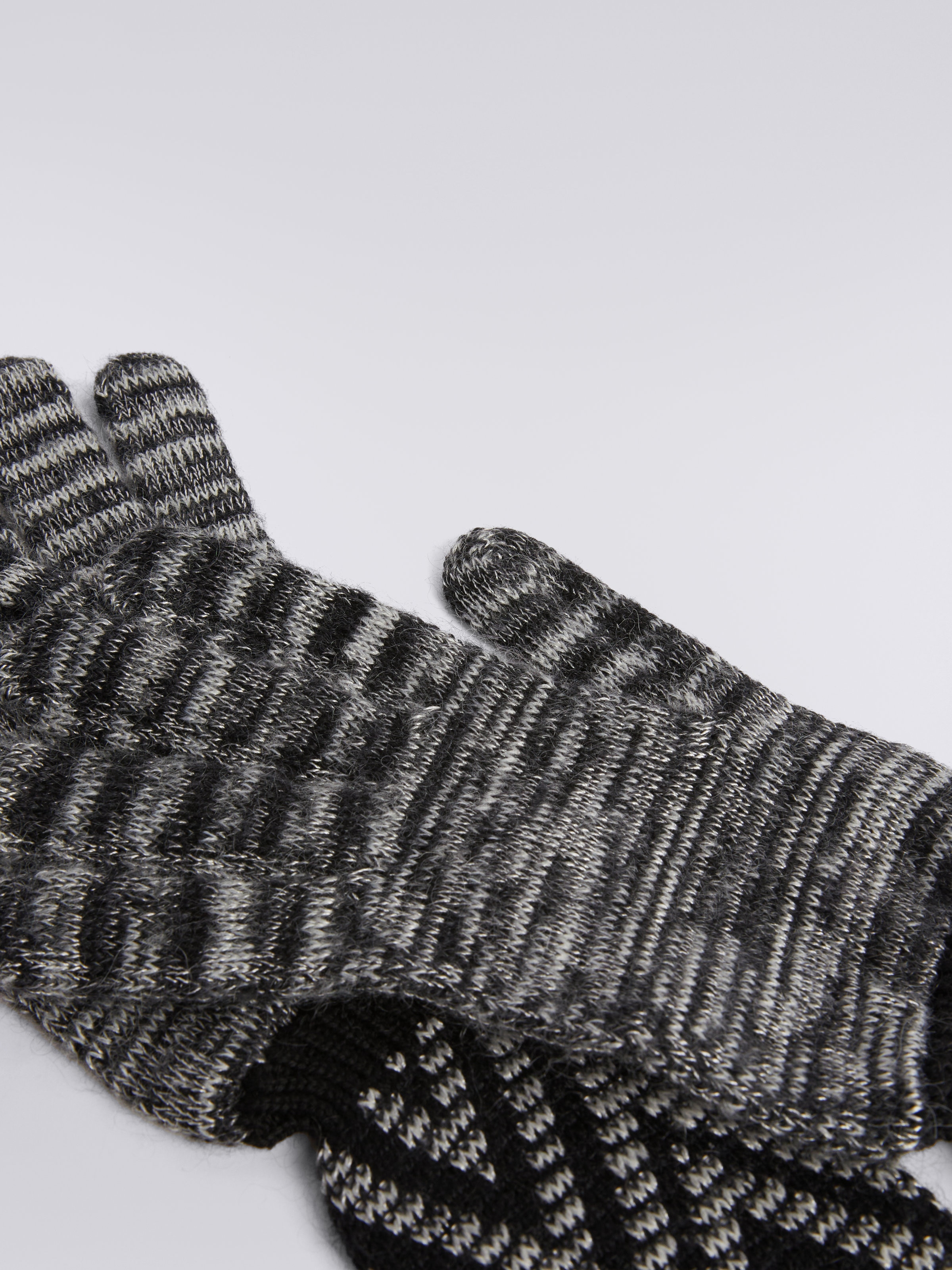 Multi-worked wool and mohair knit gloves Multicoloured