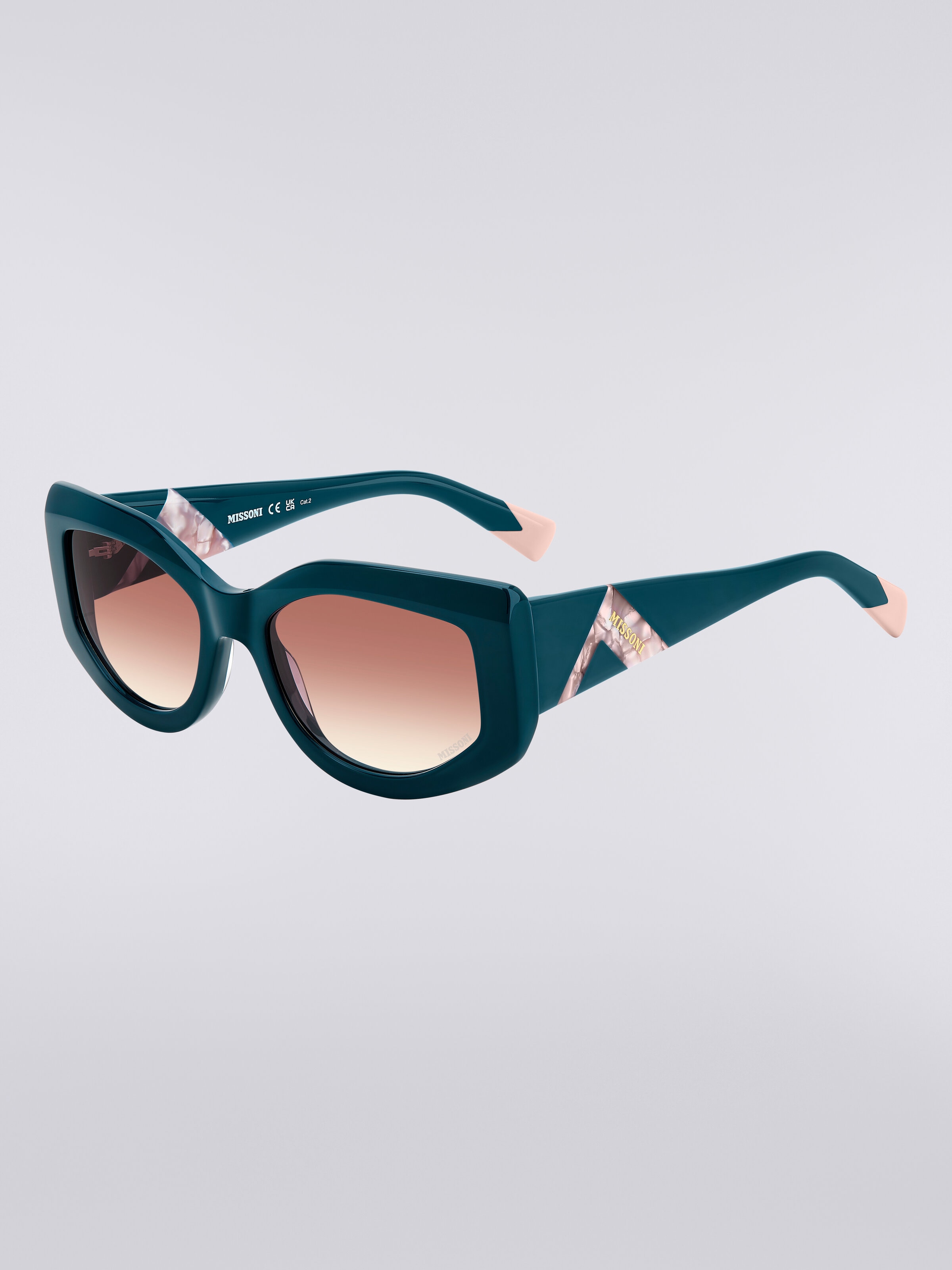 Slightly wrap-around shaped sunglasses in acetate, Green - 1