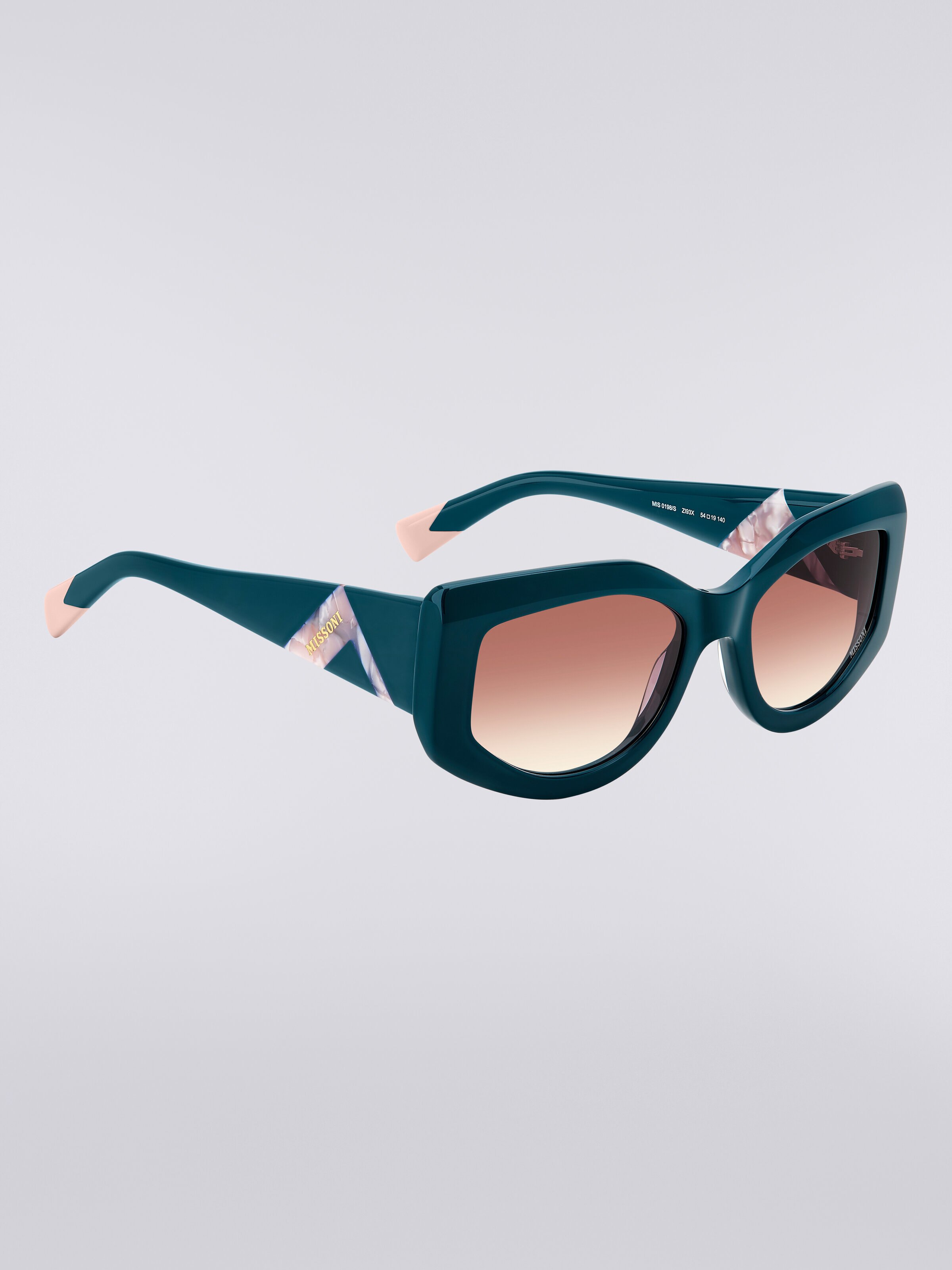 Slightly wrap-around shaped sunglasses in acetate, Green - 2