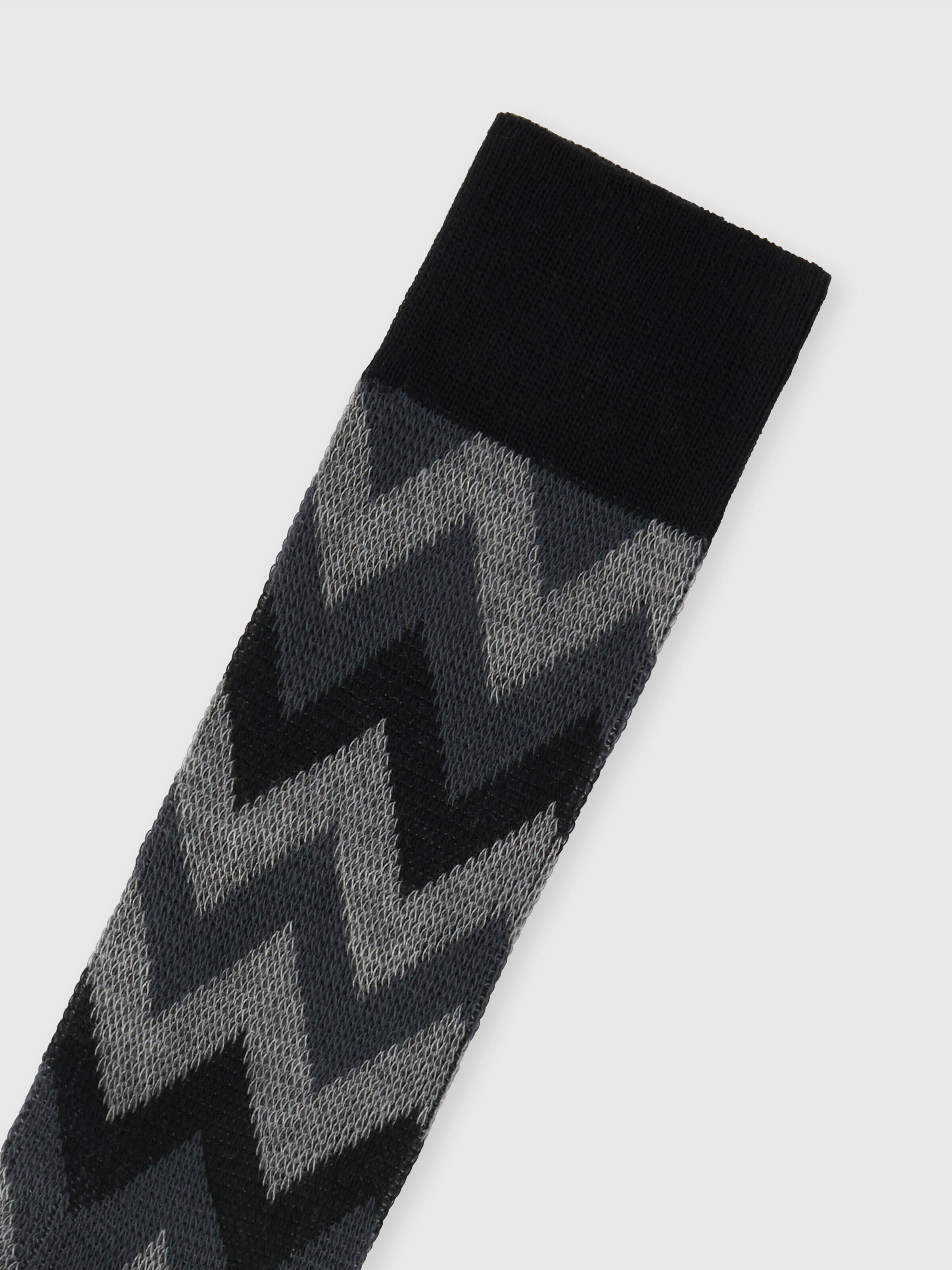 Zick-Zack-Socken aus einer Baumwollmischung mit Logo-Schriftzug, Mehrfarbig  - 2