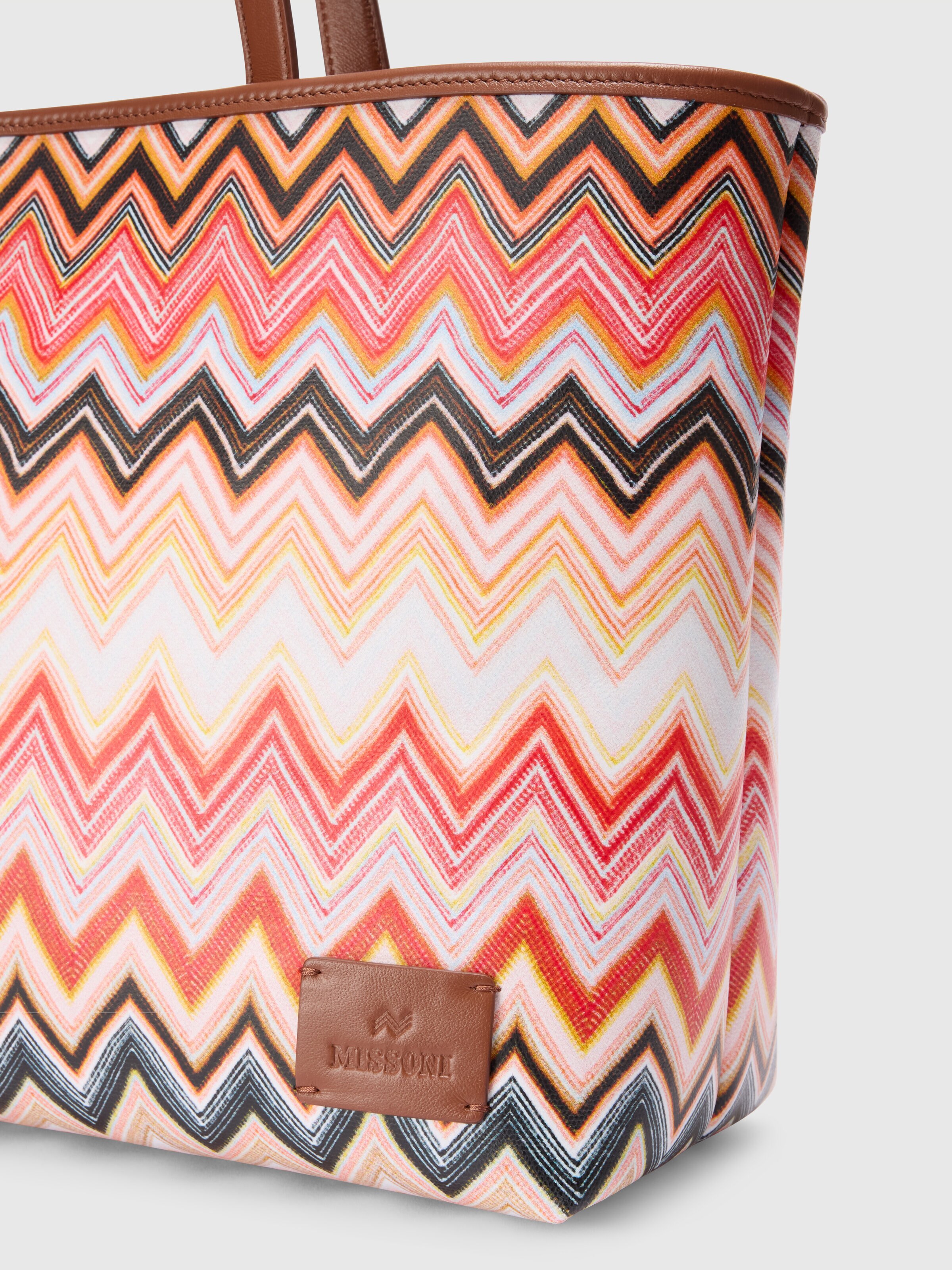 Bolso de mano con estampado de chevron, Rosa   - 2